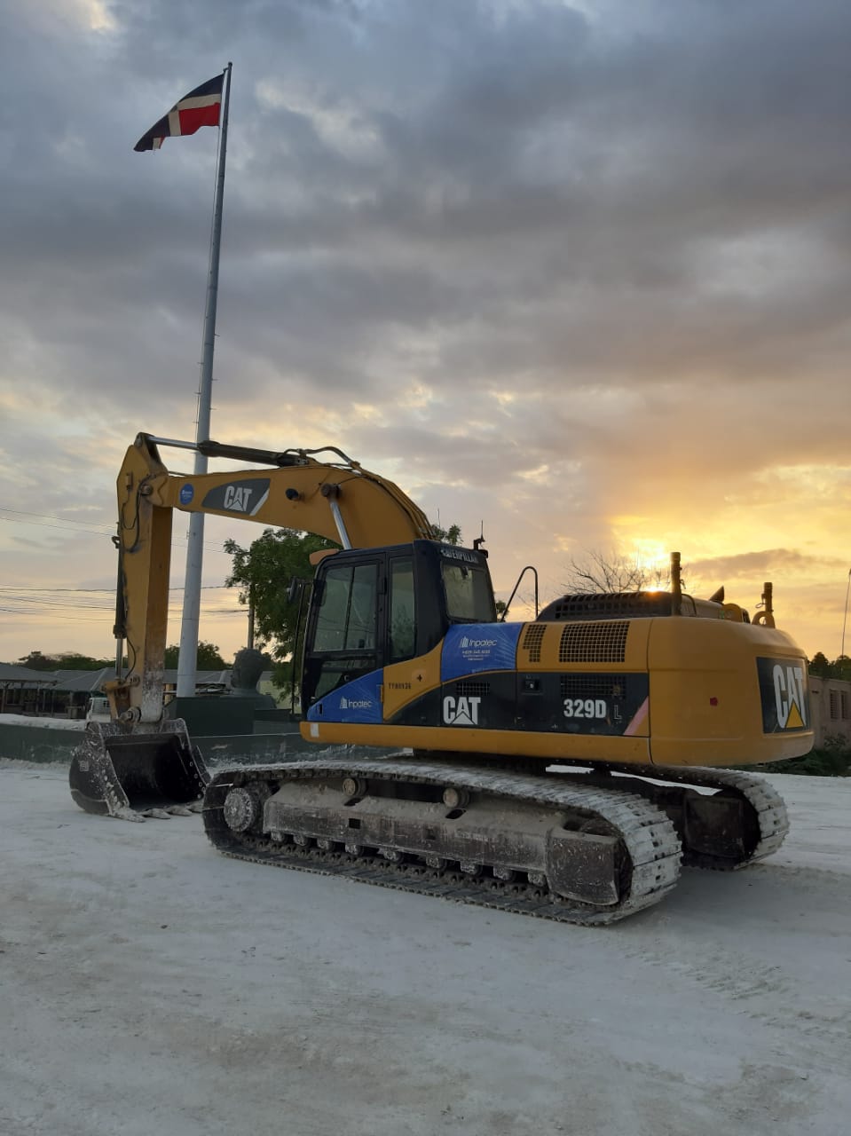 camiones y vehiculos pesados - Excavadora Caterpillar 329 DL 2010-Excelente Cond 0