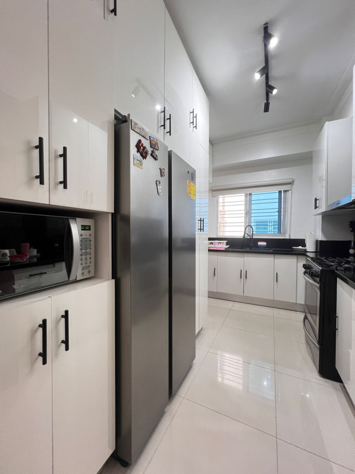 apartamentos - Apartamento en 2do Nivel con Terraza – Los Prados  9