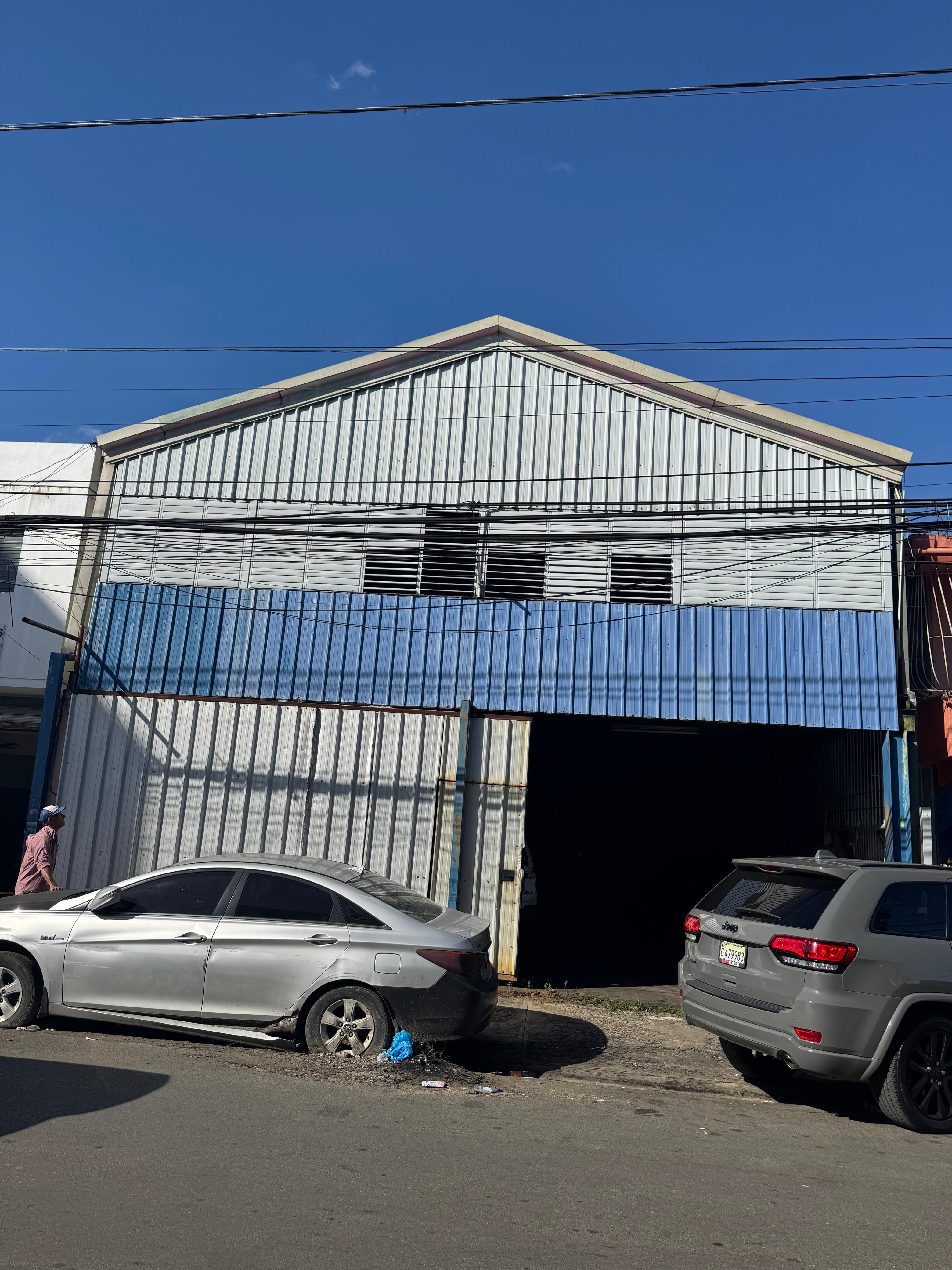 oficinas y locales comerciales - Vendo Nave industrial en Ensanche La Fe