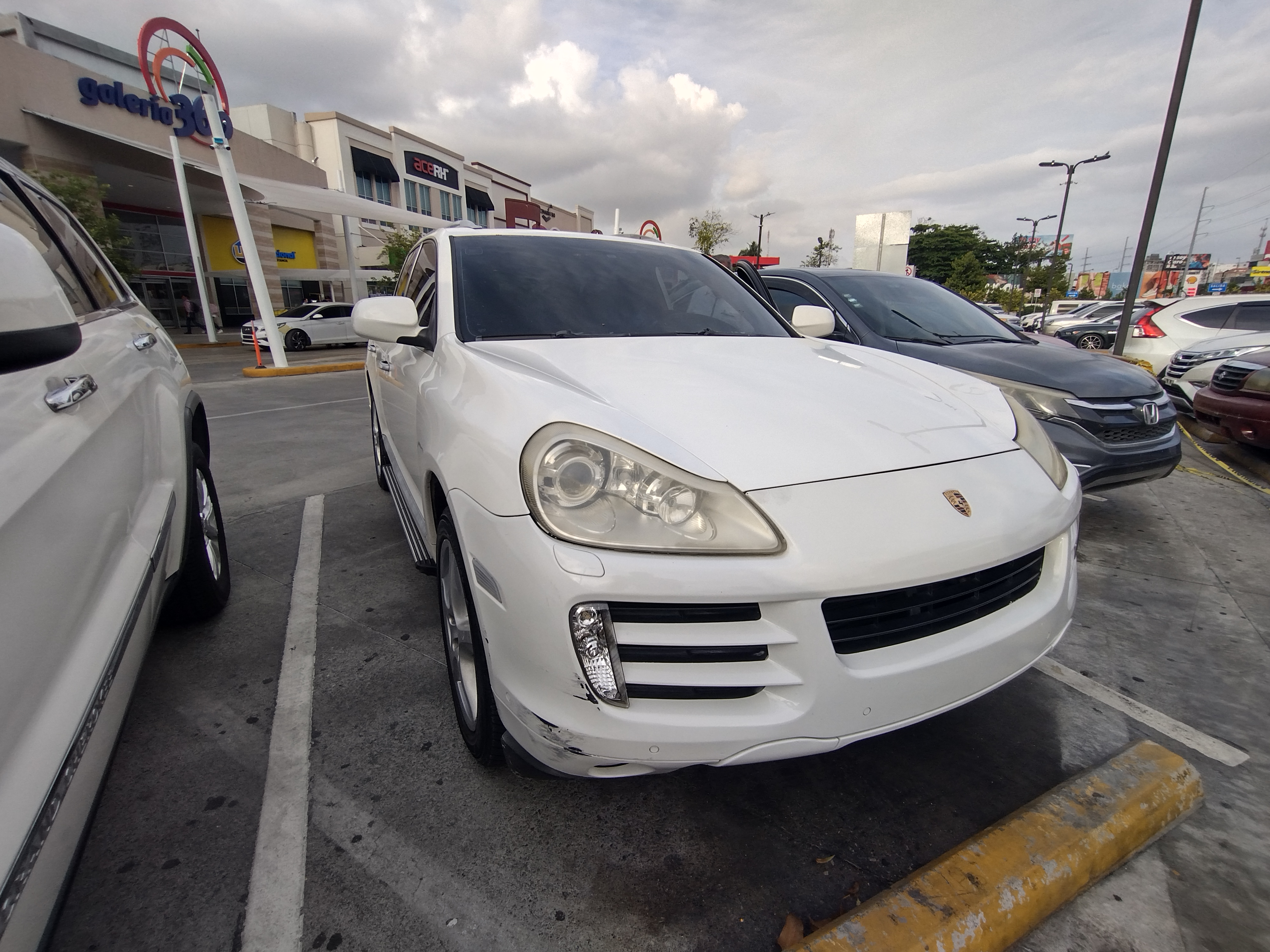 jeepetas y camionetas - Porsche Cayenne V6 en muy Buenas Condiciones  7
