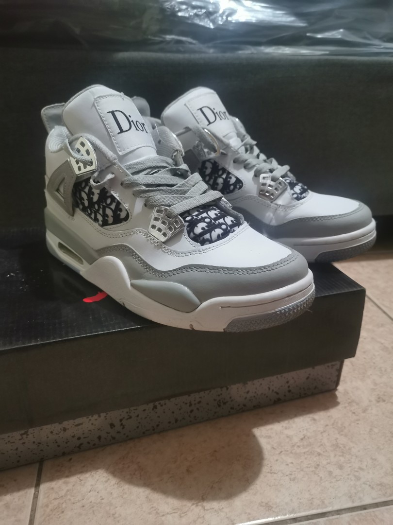zapatos para mujer - Air Jordan 4 x Dior 

