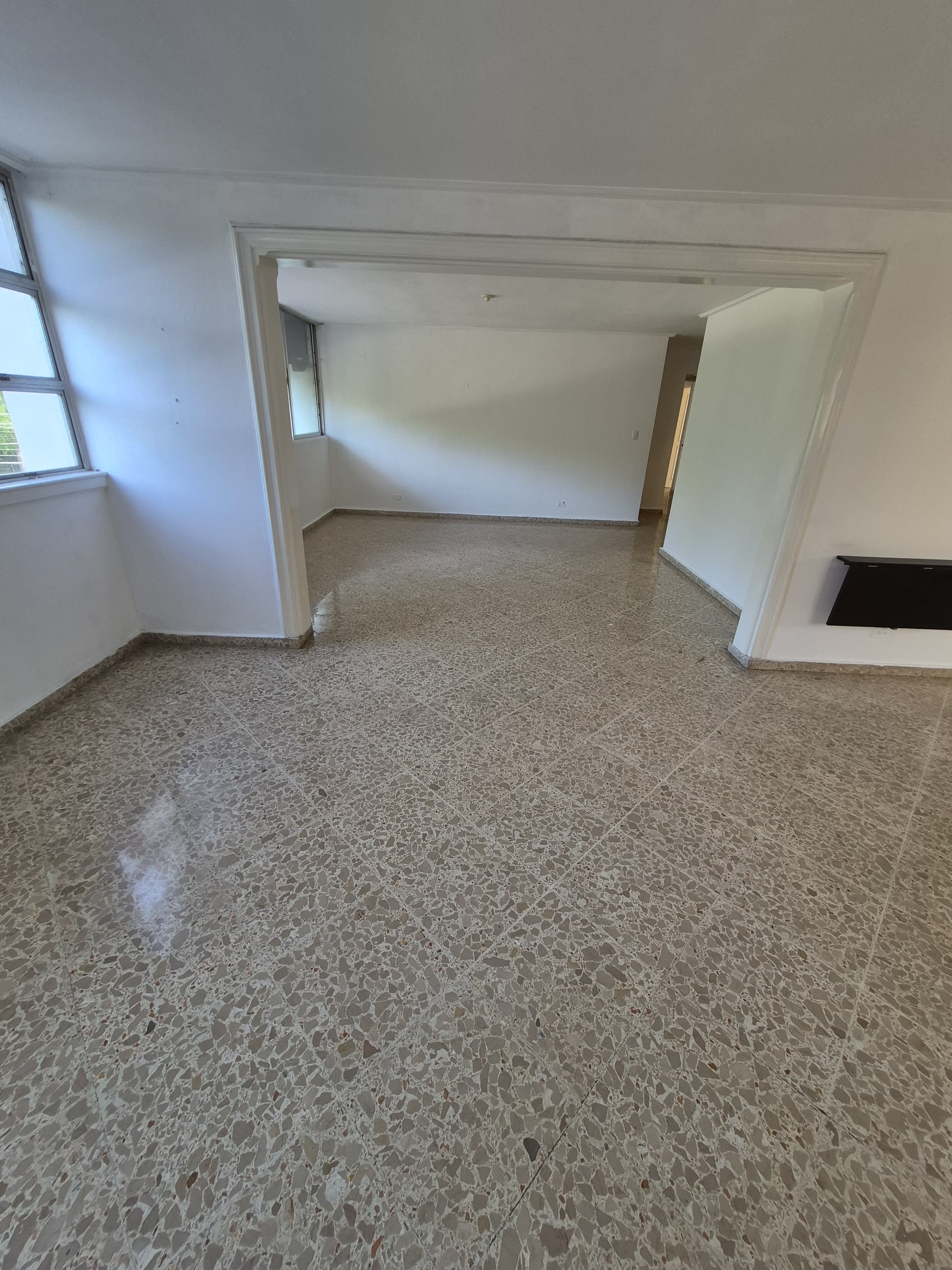 apartamentos - *OFERTA* Av. Anacaona  Apartamento Clasico 3 Hab,2 1