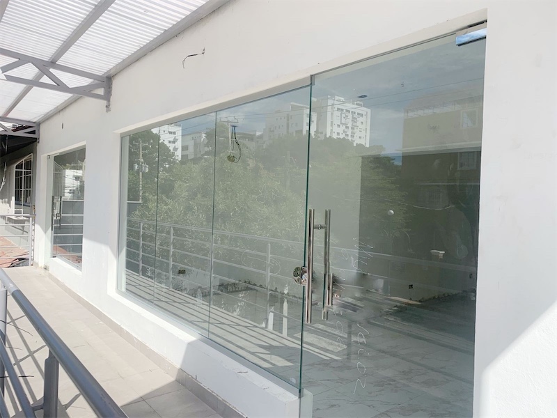 oficinas y locales comerciales - Local comercial amplio  2