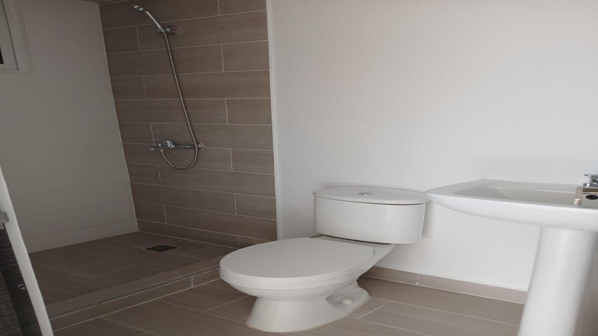 otros inmuebles - VENDO Townhouse en el 7 1/2 de La Independencia 2