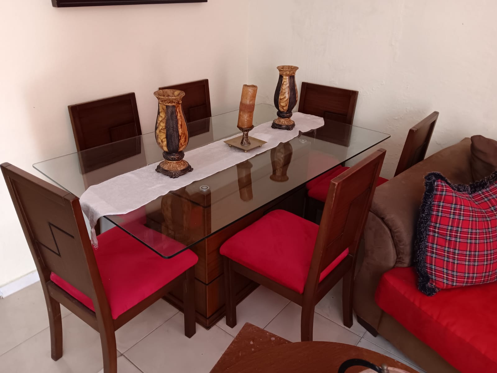 muebles y colchones - Comedor de cristal base de madera 1