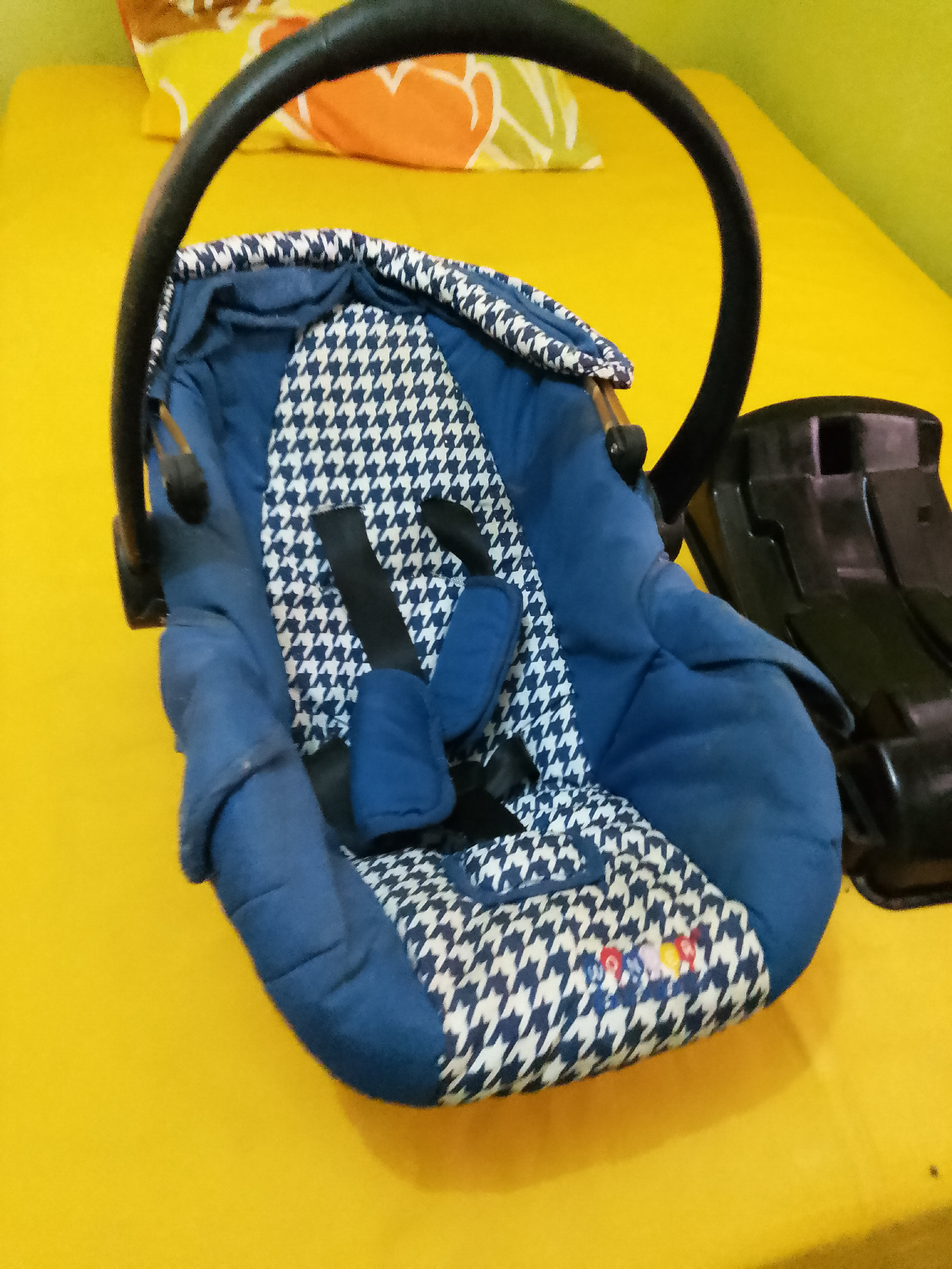 coches y sillas - Silla de bebés para vehículo con su base 