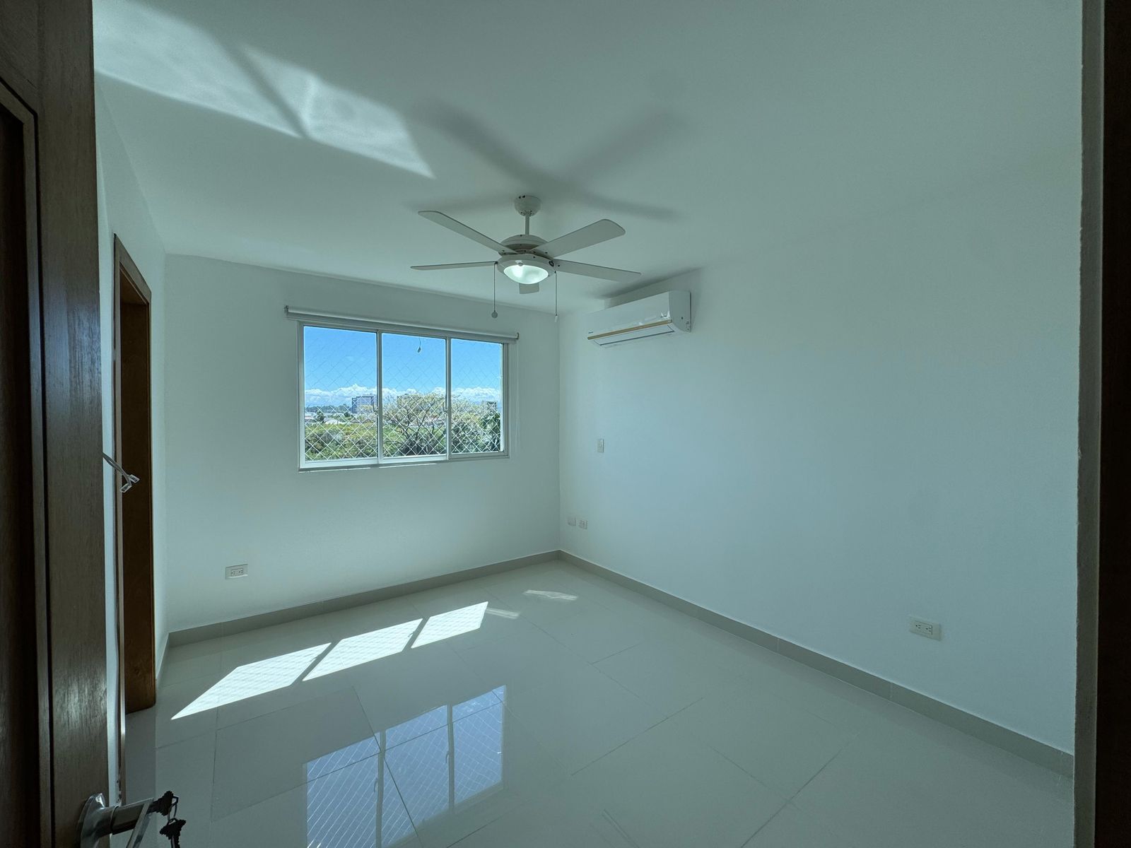 apartamentos - Alquiler hermoso apartamento en Residencial Loira 9
