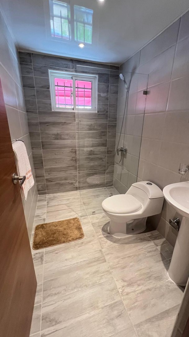 apartamentos - Se alquila Hermoso apartamento nuevo amueblado, en Brisas de las colinas 4 7