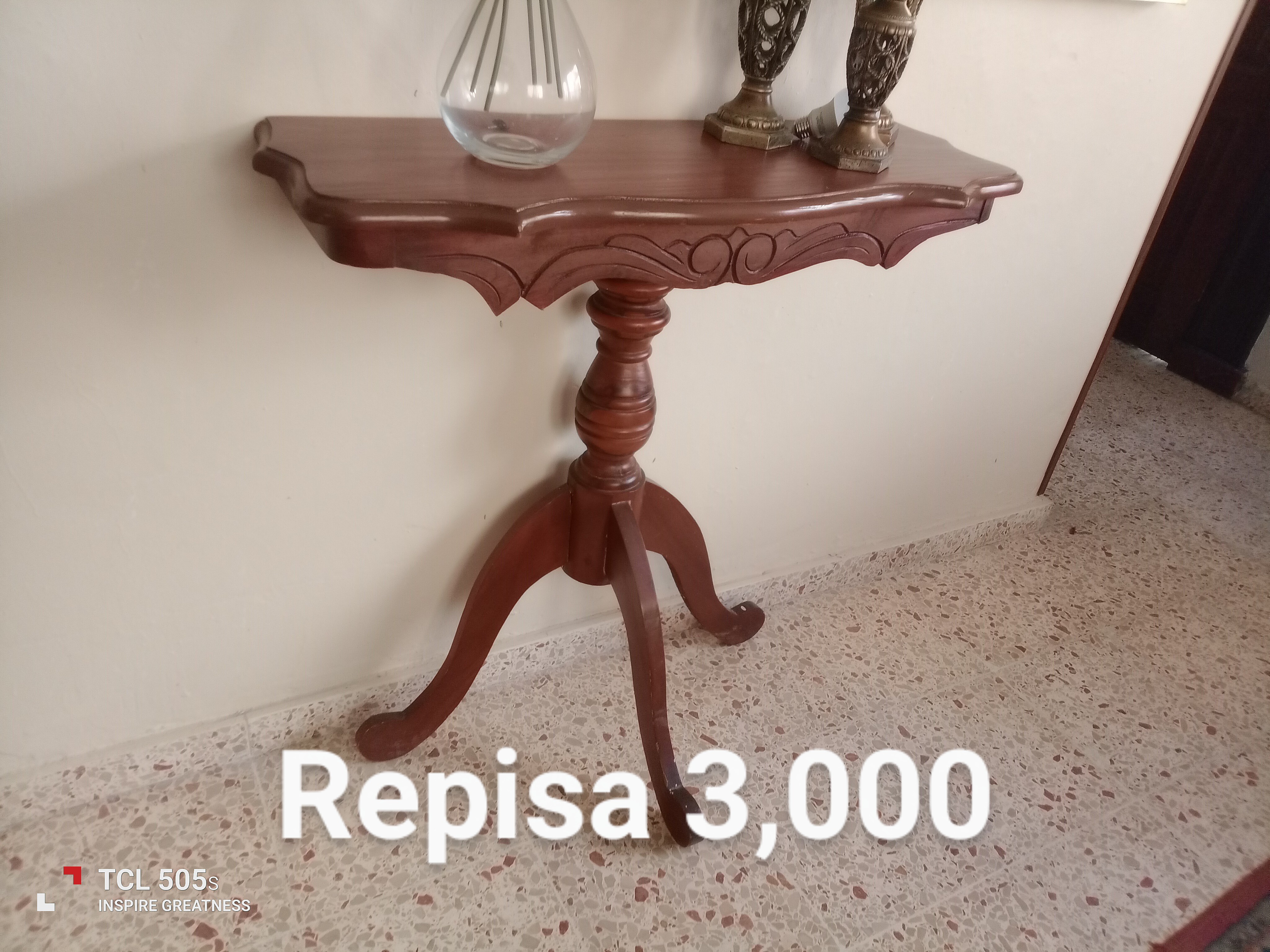 decoración y accesorios - Vendo Repisa está como nueva  0