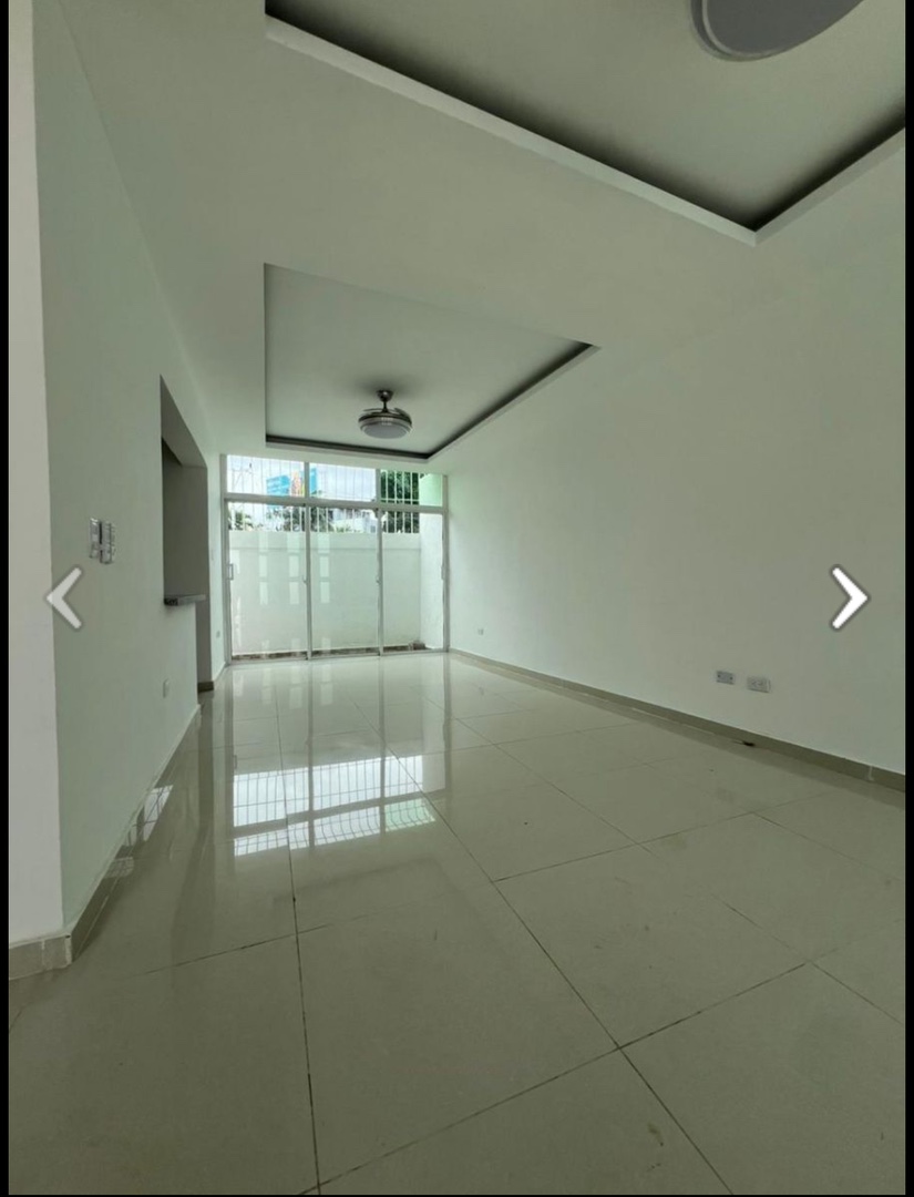 casas - Casa en urbanización Los Planetas, ensanche Isabelita, Santo Domingo Este. 1