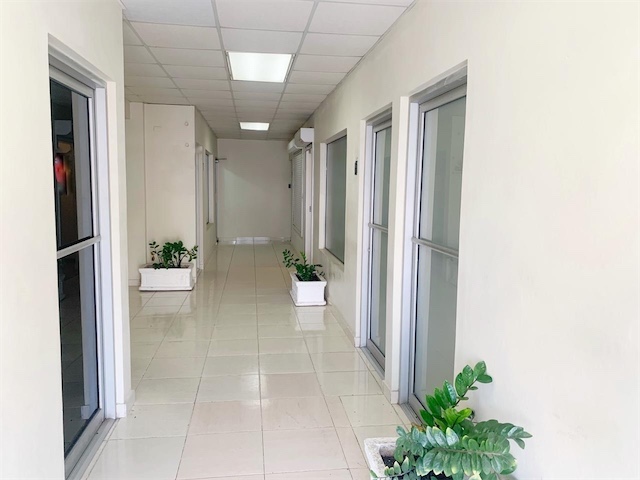 oficinas y locales comerciales - Local en primer nivel prados  3