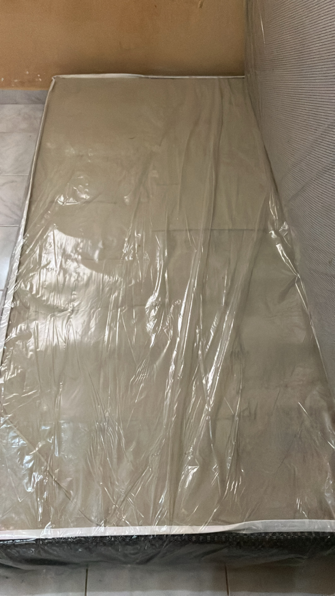 muebles y colchones - Cómprate una cama en buen estado 