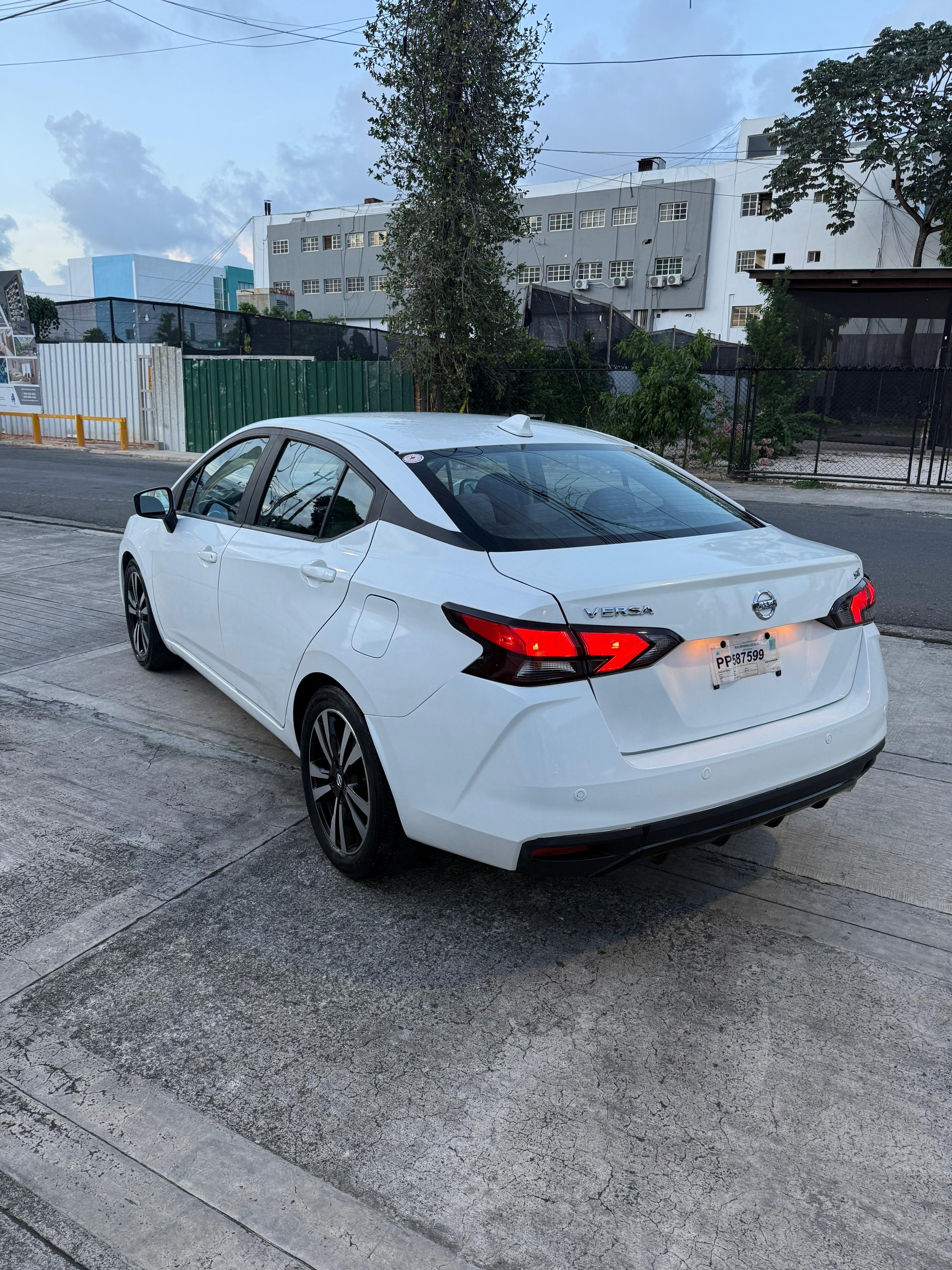 carros - NISSAN VERSA SV 2021  1