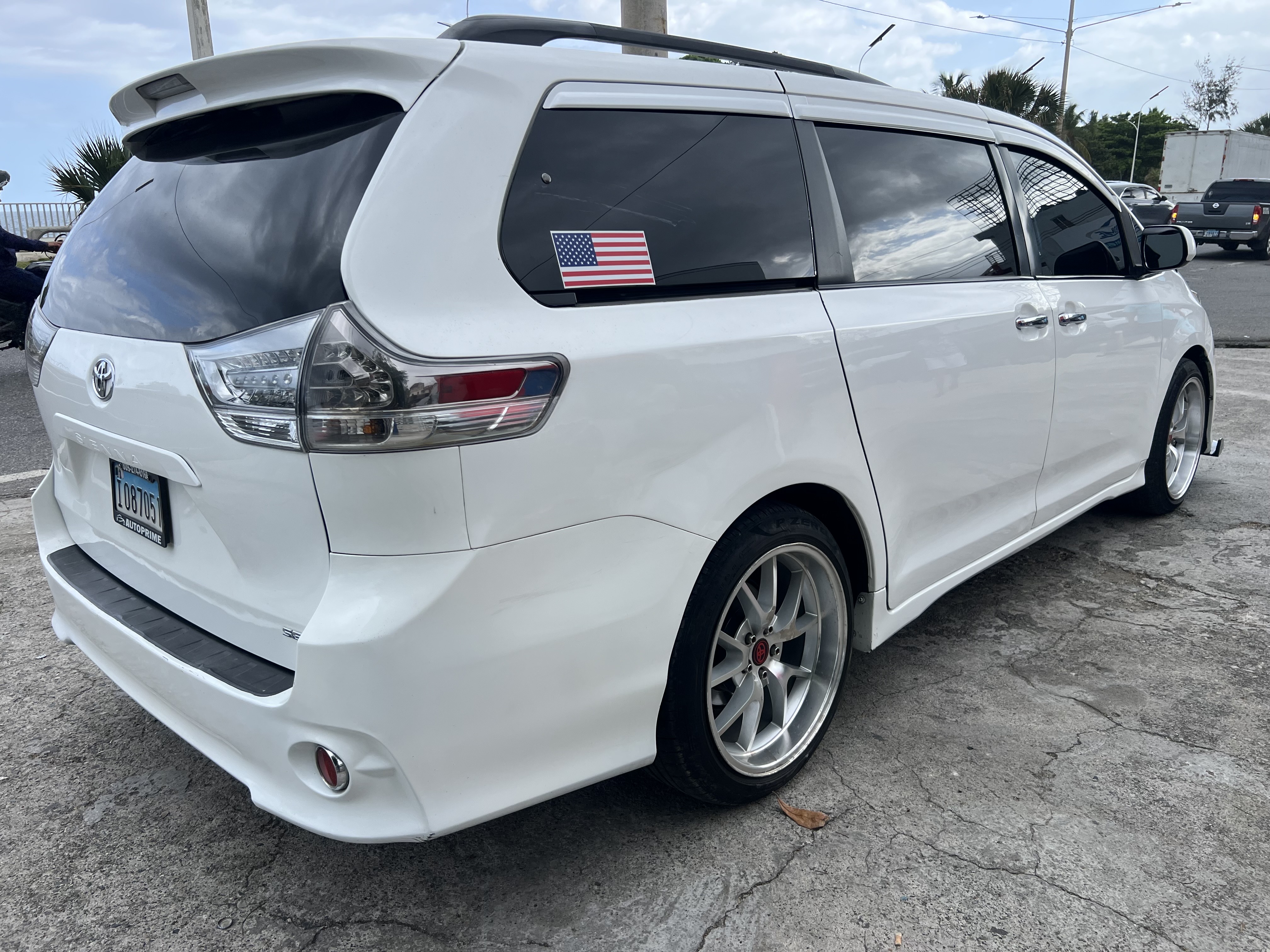jeepetas y camionetas - Toyota Sienna 2014 3