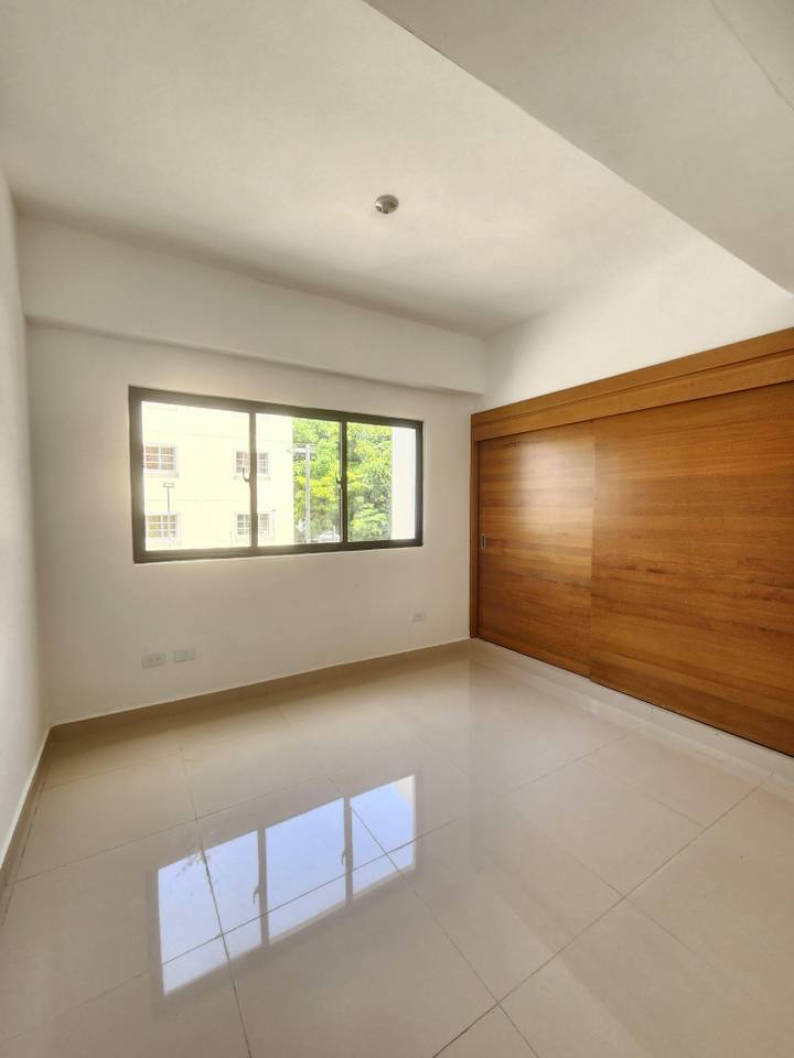 apartamentos - Apartamento en venta 2do nivel en jardines del sur 7