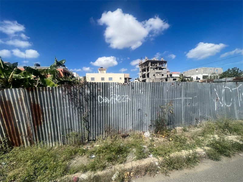 solares y terrenos - Venta de solar en la autopista de san Isidro brisa oriental con 700mts 