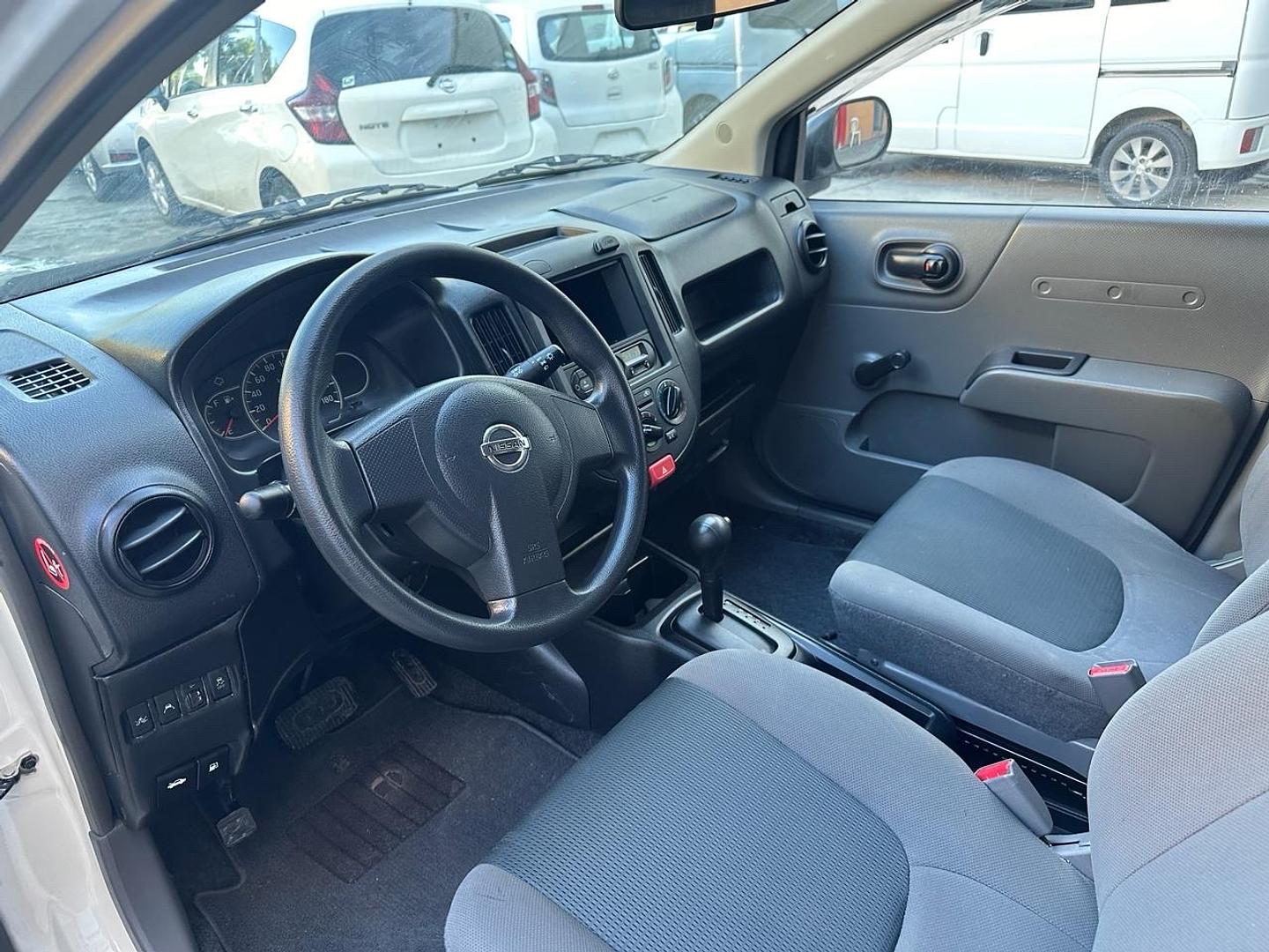 carros - Carro Mazda Familia Van 2018
 
 2