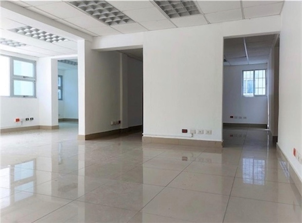 oficinas y locales comerciales - Local amplio de 300 metros 4