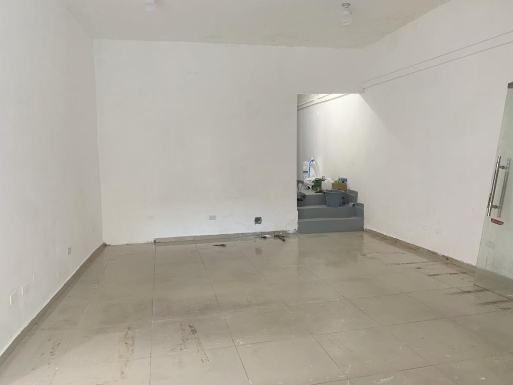 oficinas y locales comerciales - Local en Bella vista  2