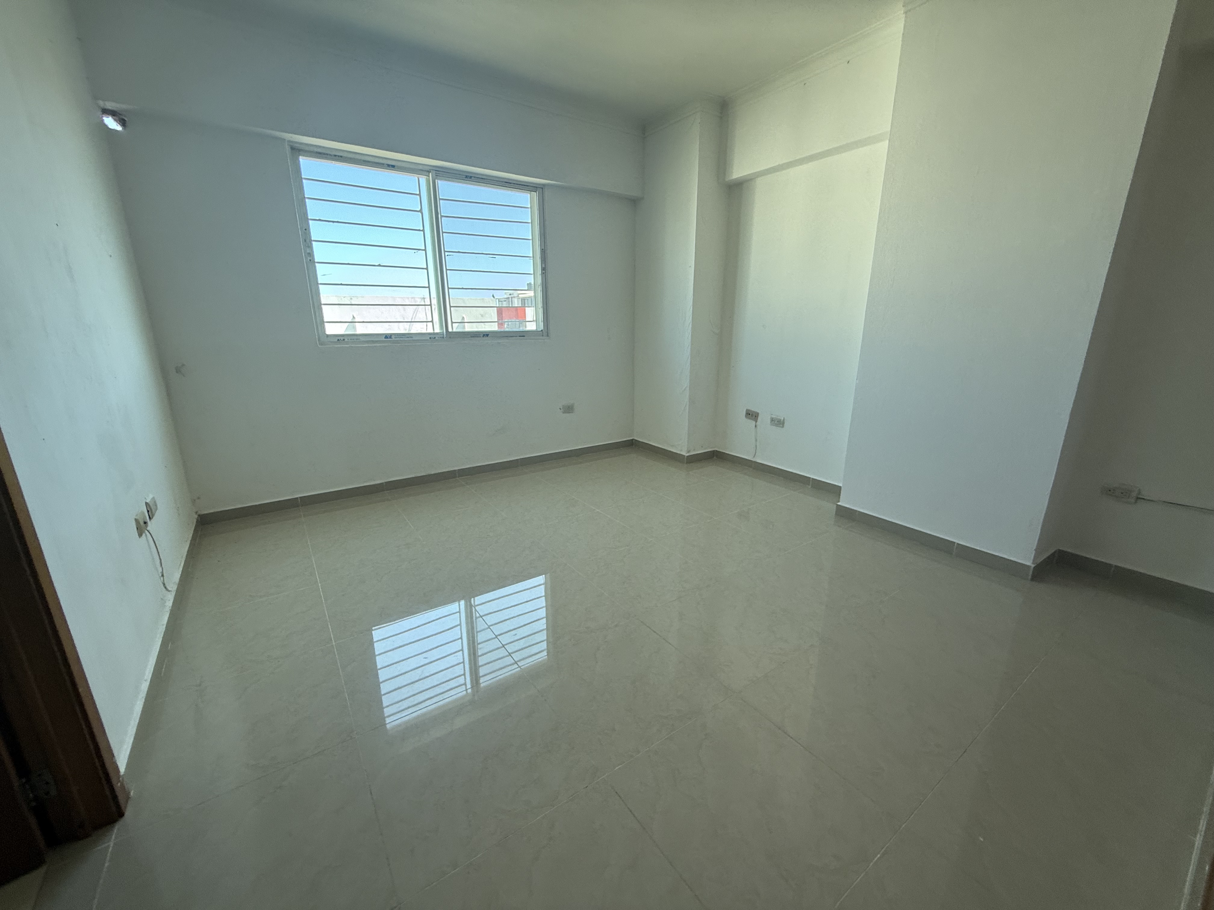 apartamentos - Alquiló independencia klm 7 piso 4 dos hab con su  3