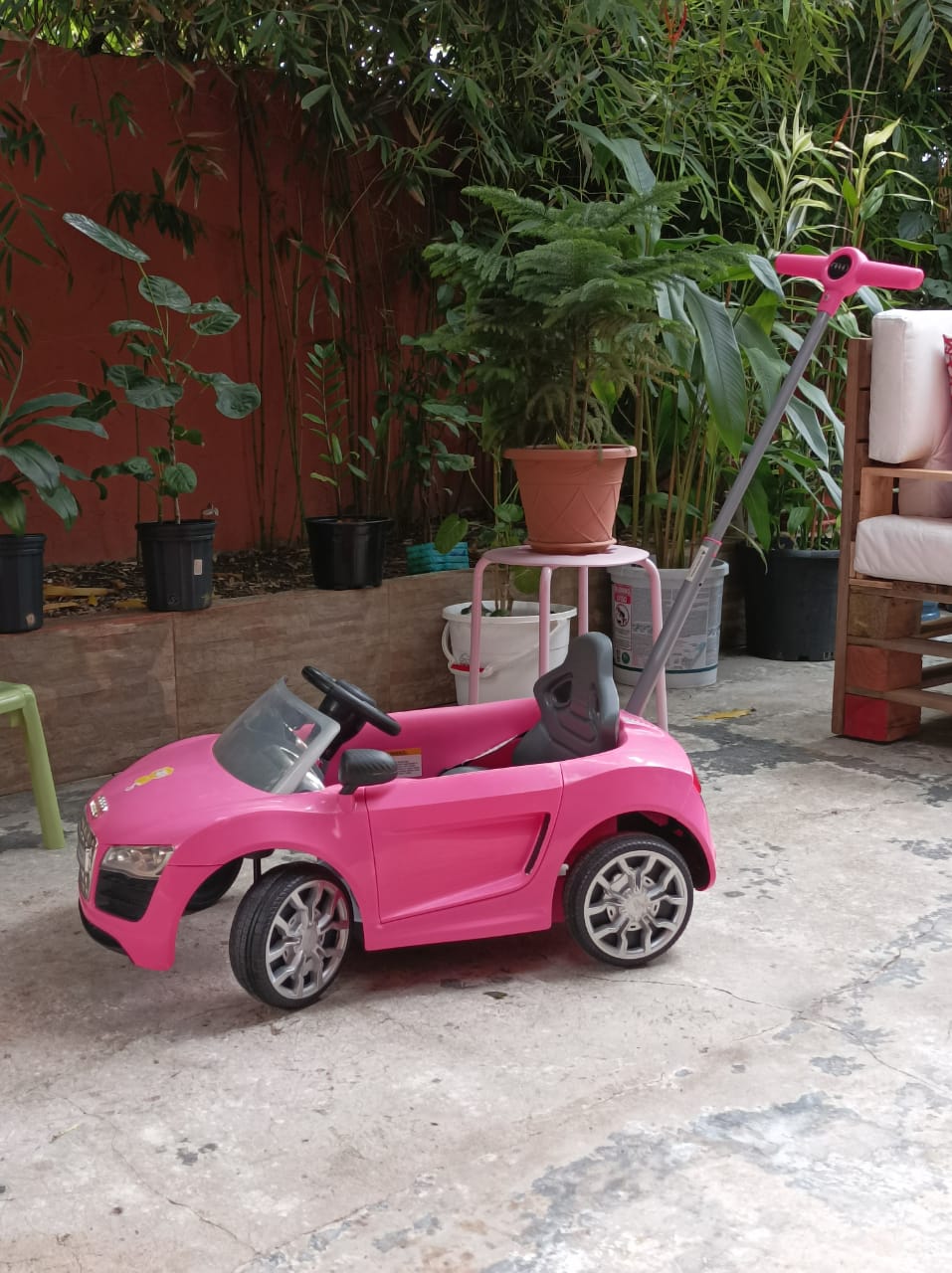 juguetes - Coche Audi color rosa para niñas  1