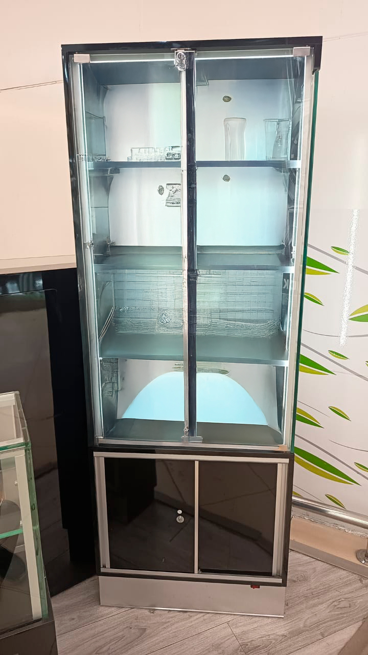 equipos profesionales - Quiosco con Vitrinas – Ideal para Plazas Comercial 1