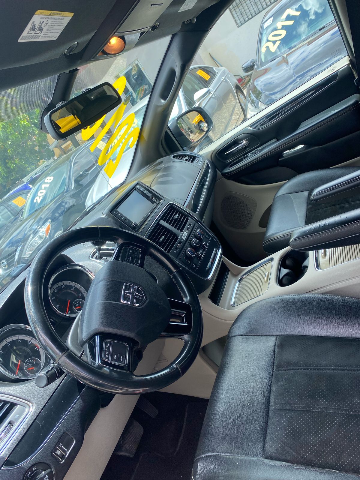 jeepetas y camionetas - DODGE GRAND CARAVAN SXT 2018 2