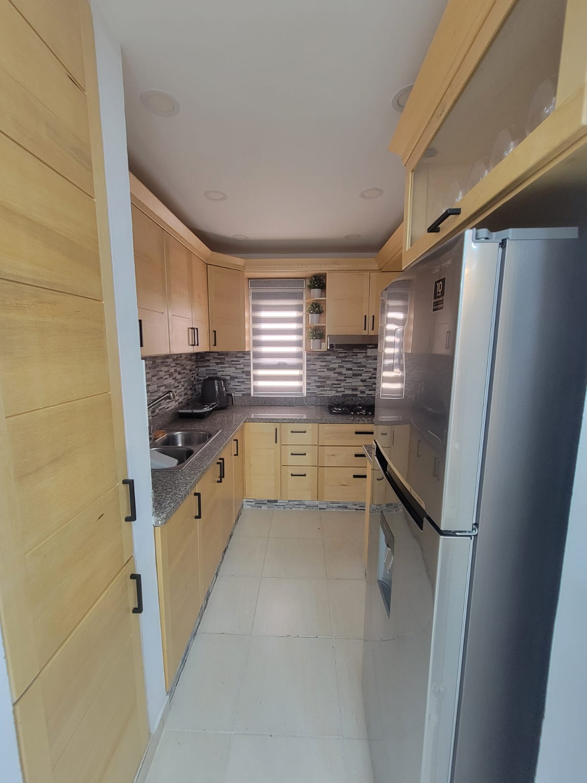 apartamentos - SE VENDE DE OPORTUNIDAD APARTAMENTO AMUEBLADO DE 3 HABITACIONES 1 PARQUEO  3