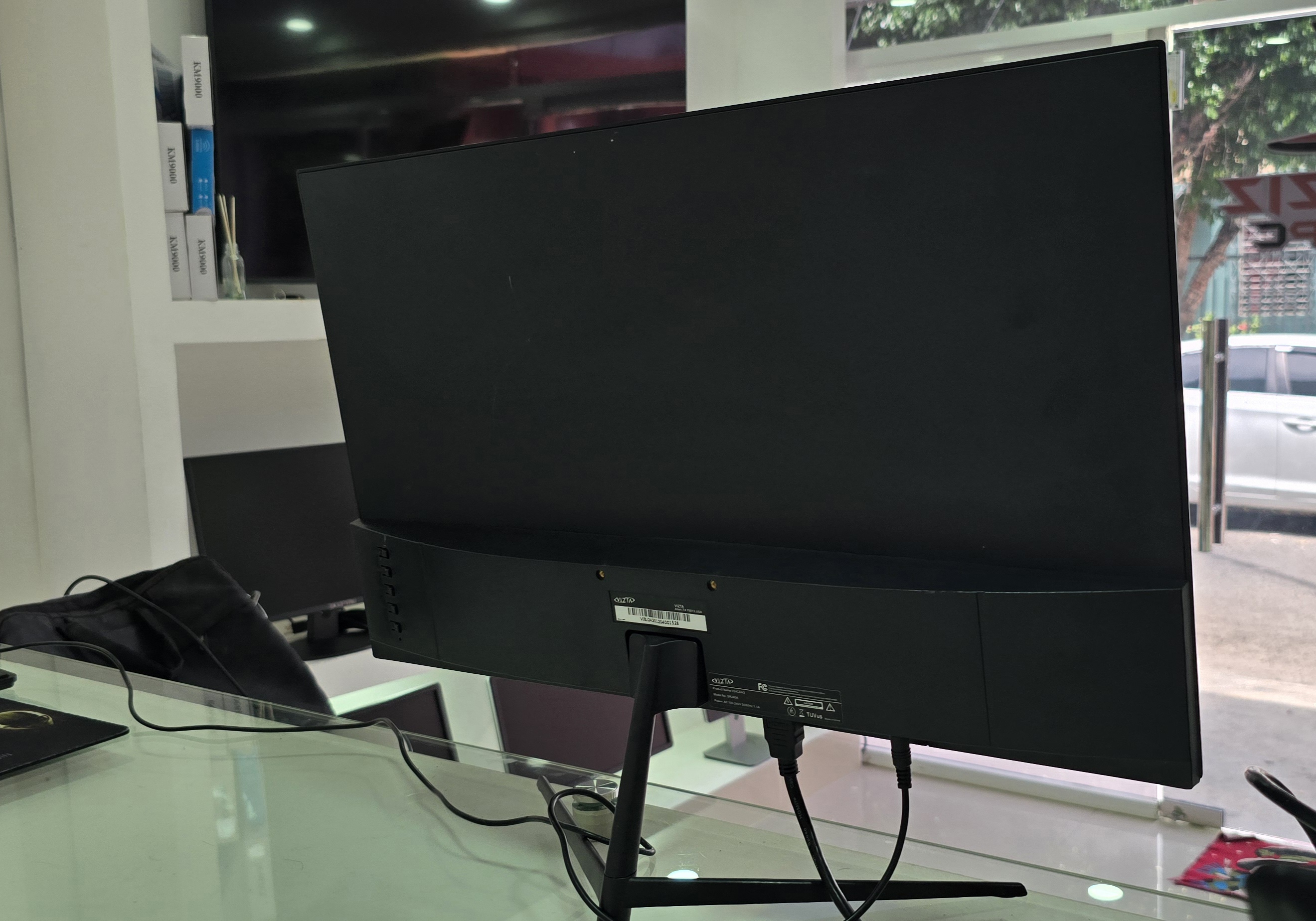 computadoras y laptops - Monitor Aztra 24 Pulg Sin Bordes trae Bocinas  1