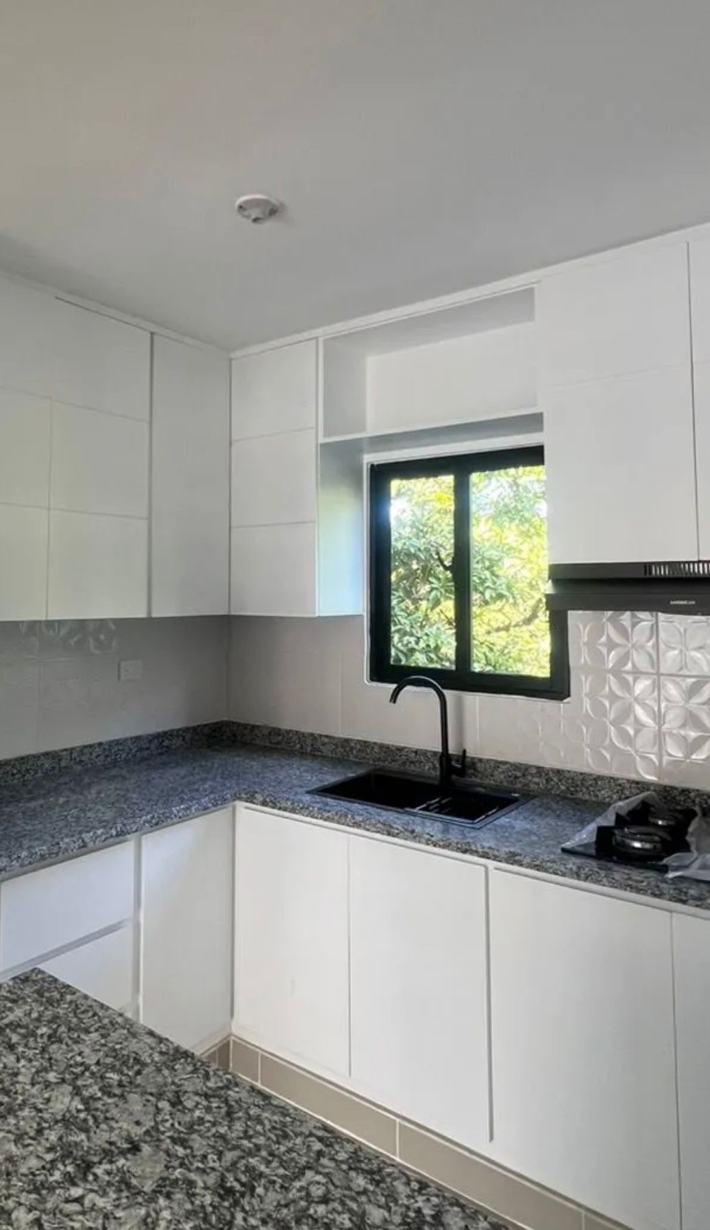 muebles y colchones - se vende 2 nivel precio negociable 
 3