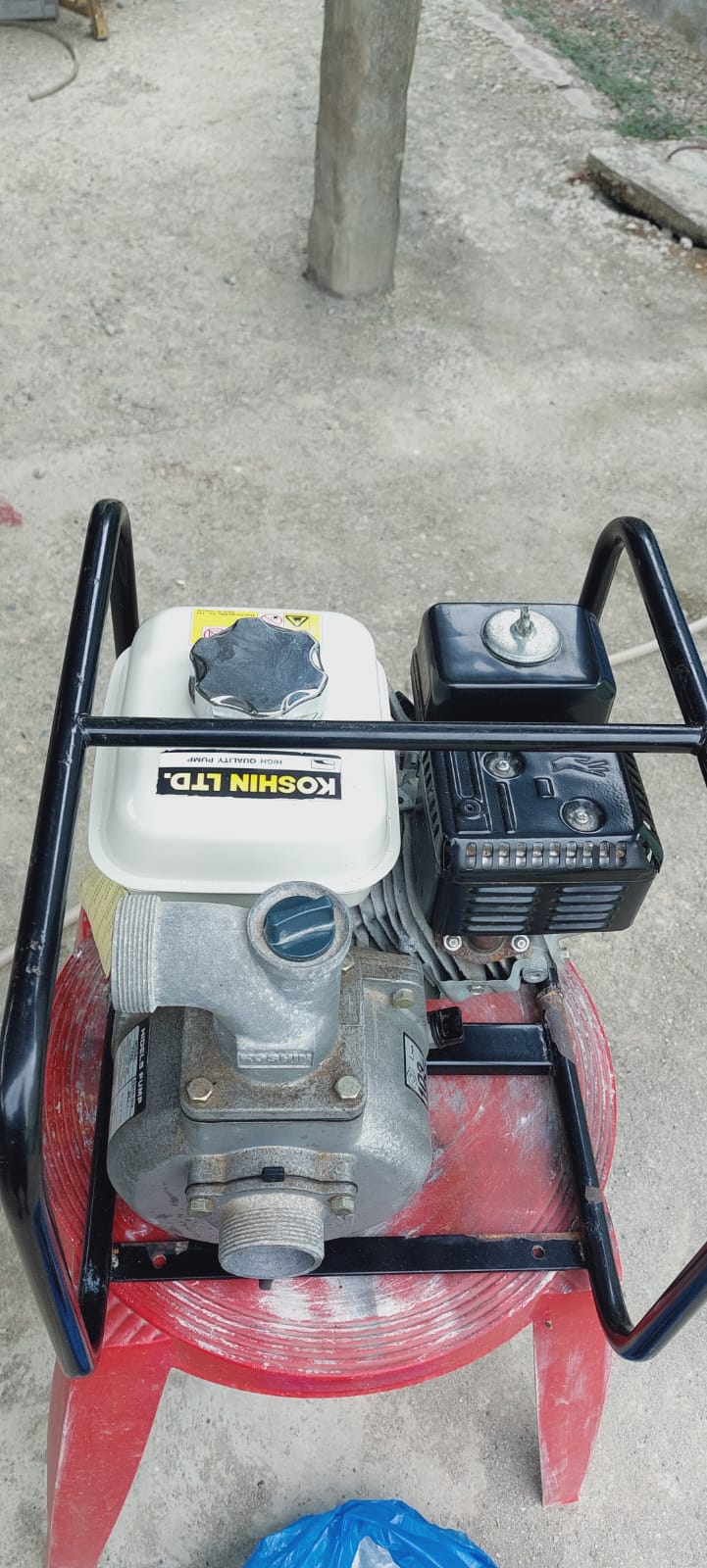 construccion e industrial - SE VENDE MOTO BOMBA – MOTOR HONDA GX 120 (3.5 HP) 0