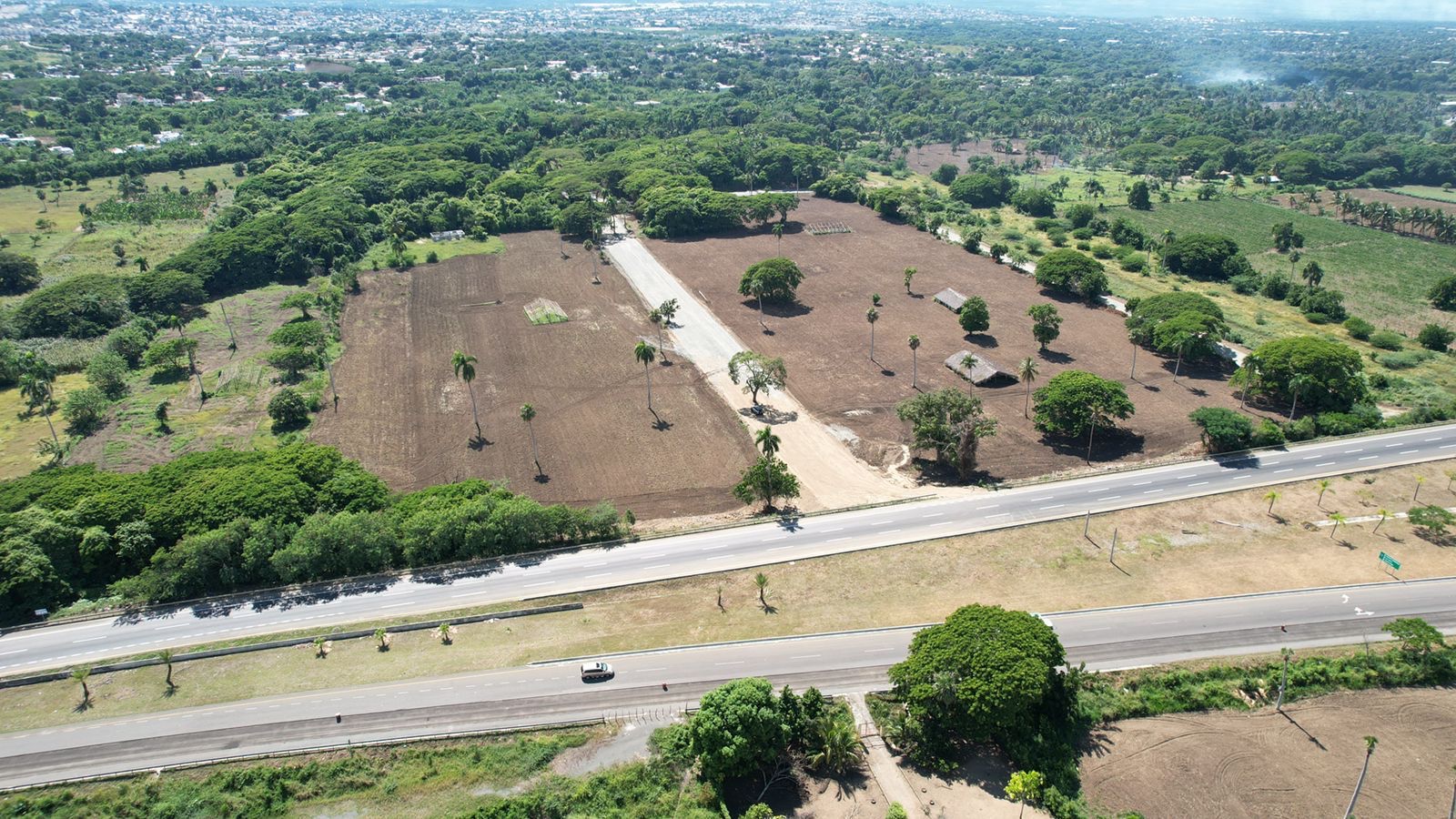 oficinas y locales comerciales - Nave en Jacagua , Santiago de 1,500m2 a 2,000m2  7