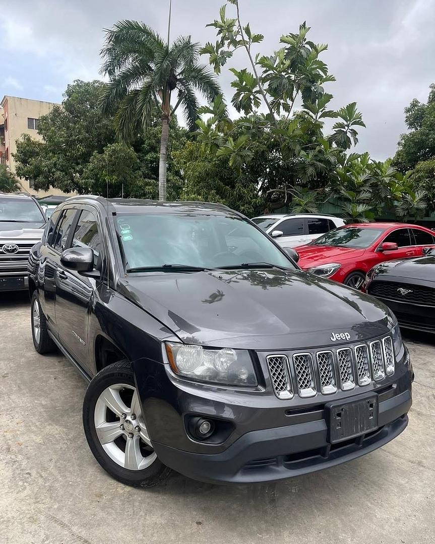 jeepetas y camionetas - JEEP COMPASS LATITUDE 2016 0