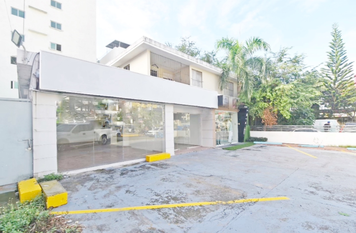 oficinas y locales comerciales - Local céntrico en Primer nivel 5