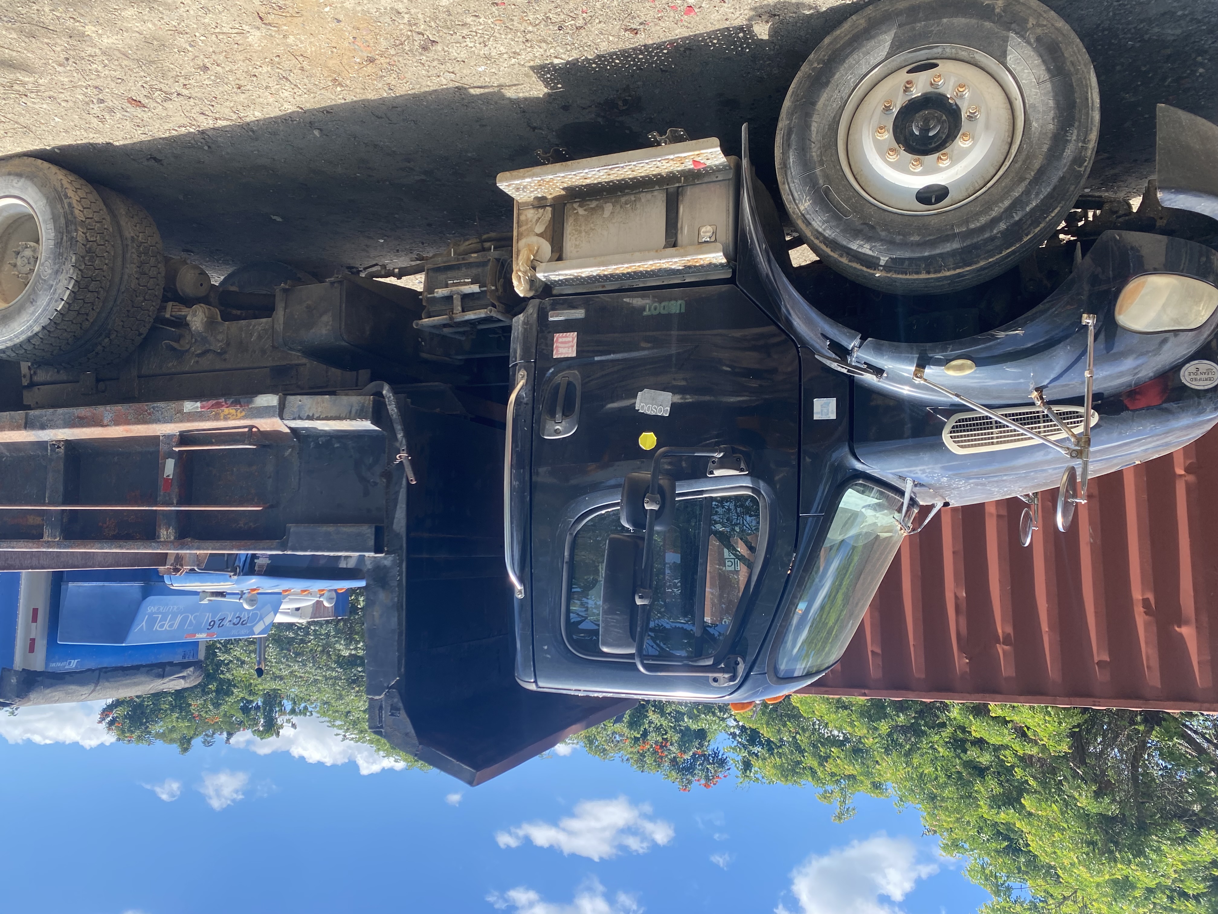 camiones y vehiculos pesados - CAMION VOLTEO 1