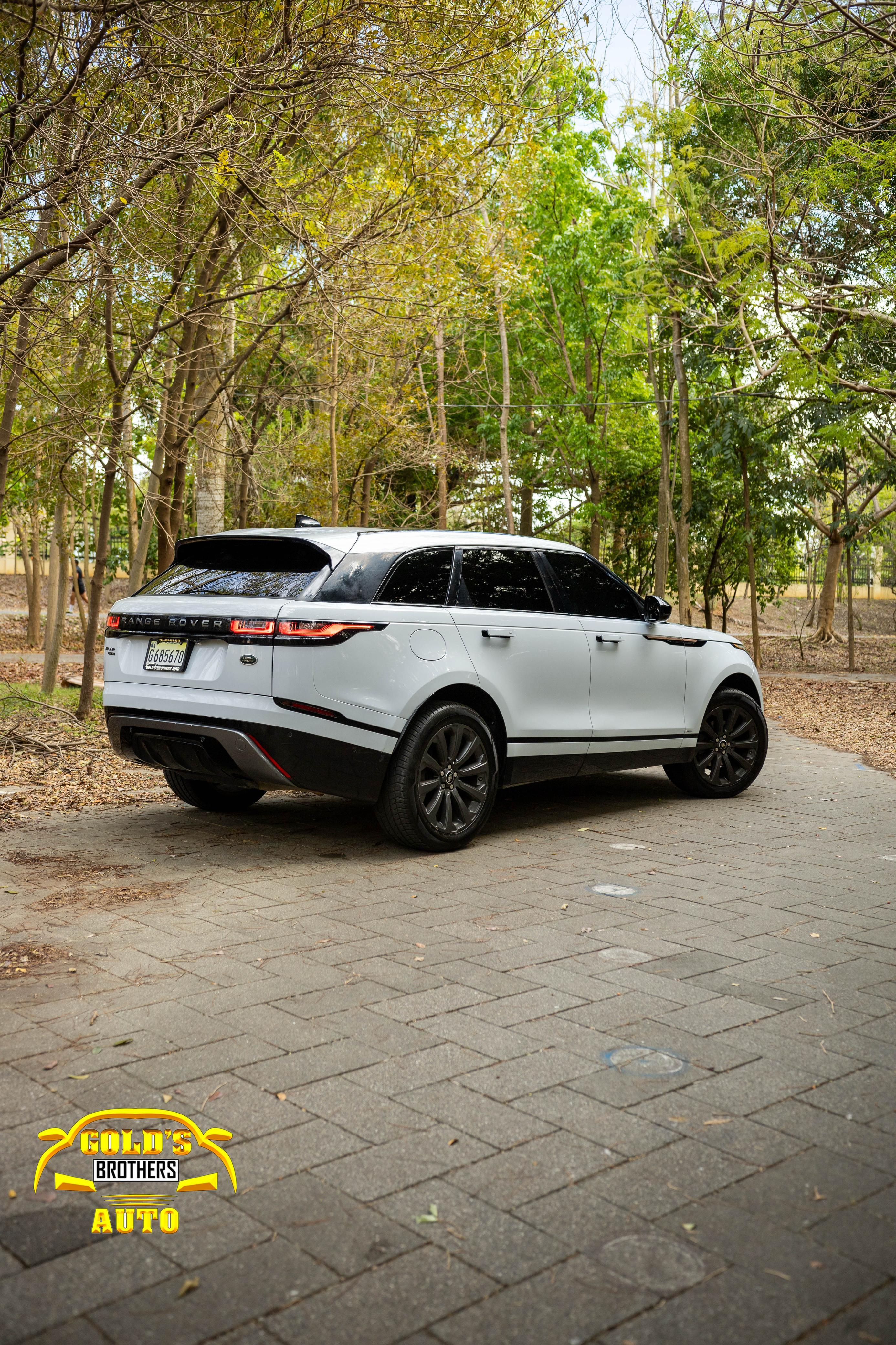 jeepetas y camionetas - Land Rover Range Rover Velar R-Dynamic 2018 Clean 4