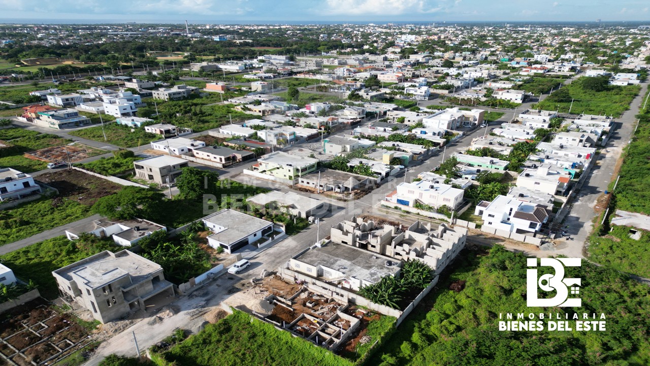 solares y terrenos - Solar Con 316 Metros en el Desarrollado y Completo Residencial Marina 5
