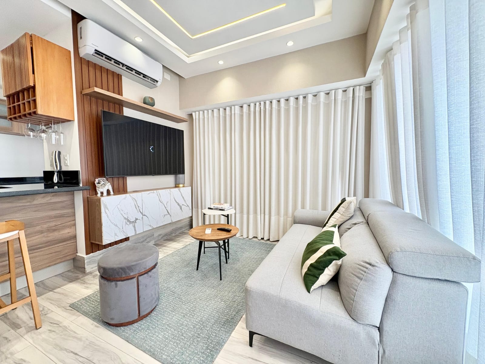 apartamentos - Alquiler en Naco para Solteros y Estudiantes 0