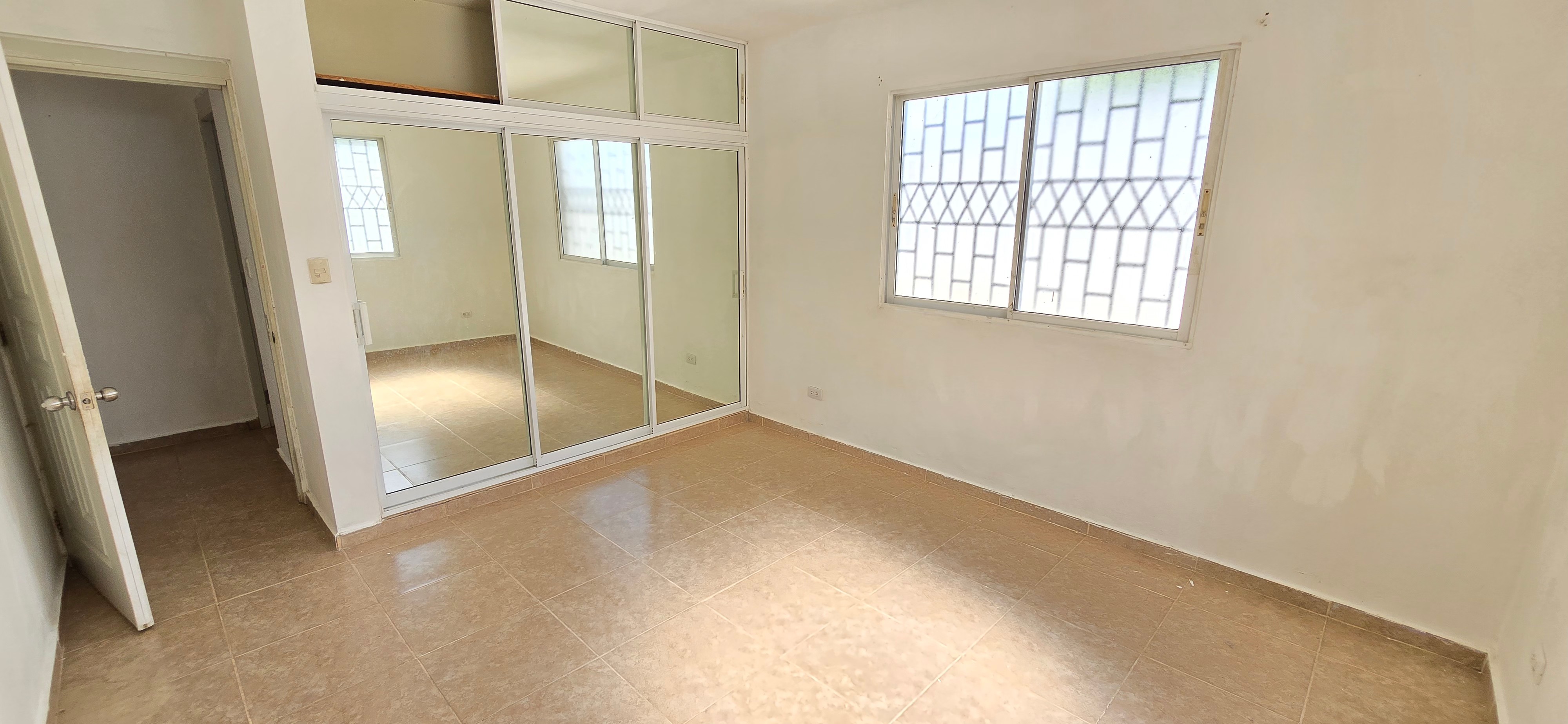 casas - rento casa en la hatuey calle principal el camello  3