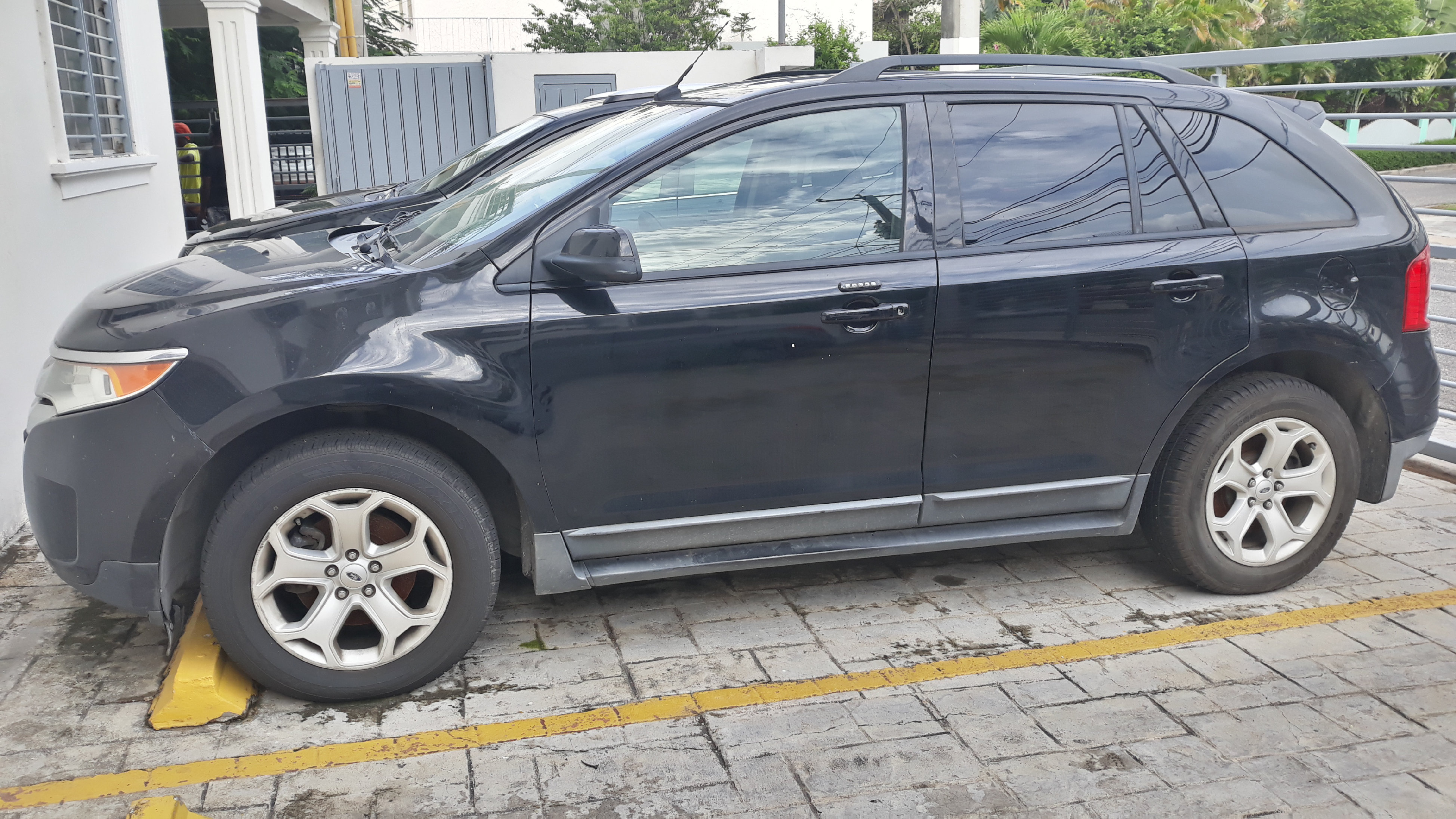 jeepetas y camionetas - Ford Edge SEL 2013 en buenas condiciones 4