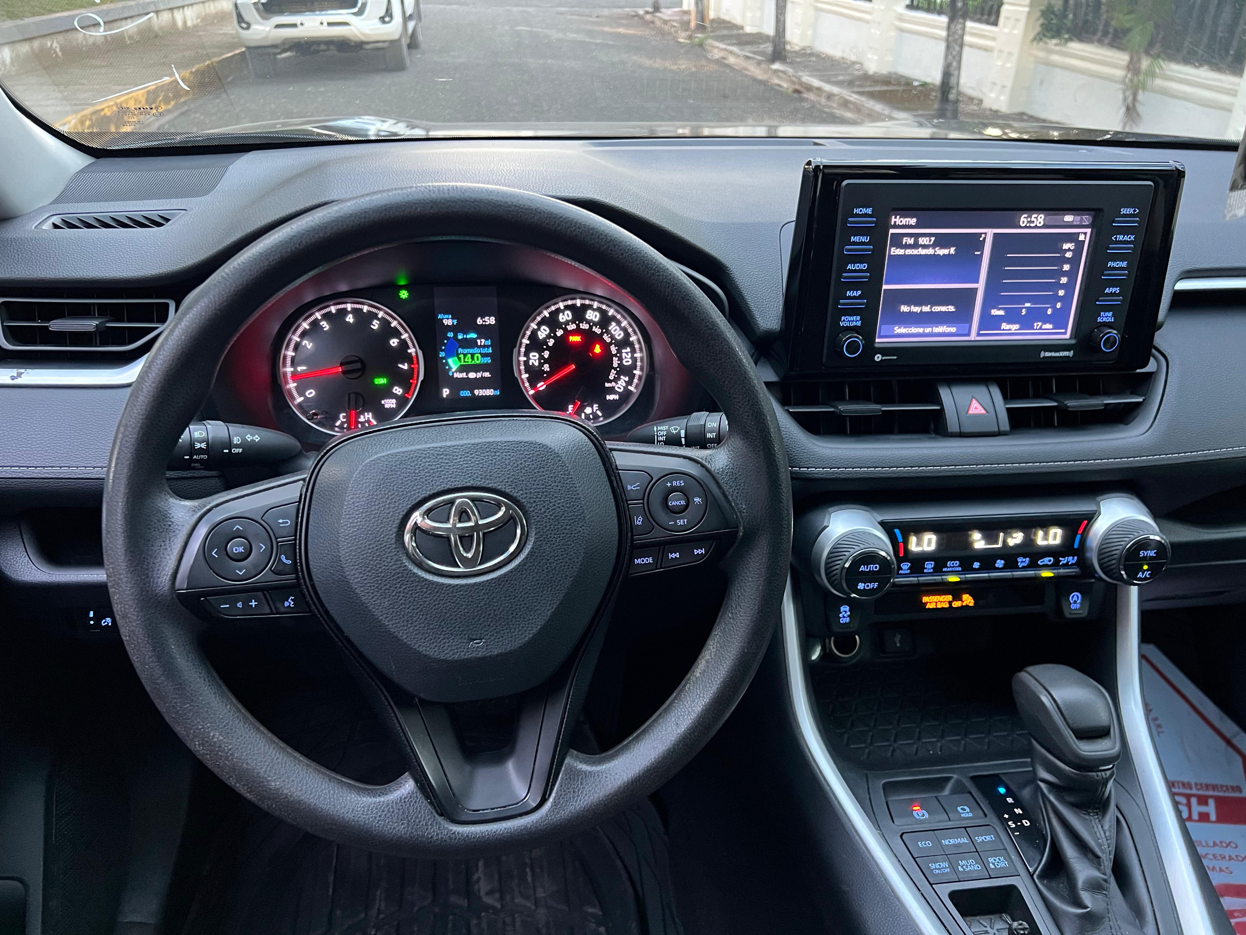 jeepetas y camionetas - Toyota rav4 2022 xle 2