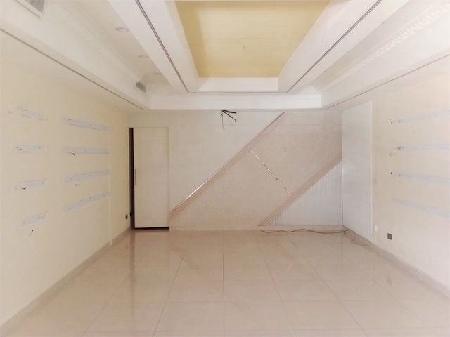 oficinas y locales comerciales - Local en Piantini 1200us  2