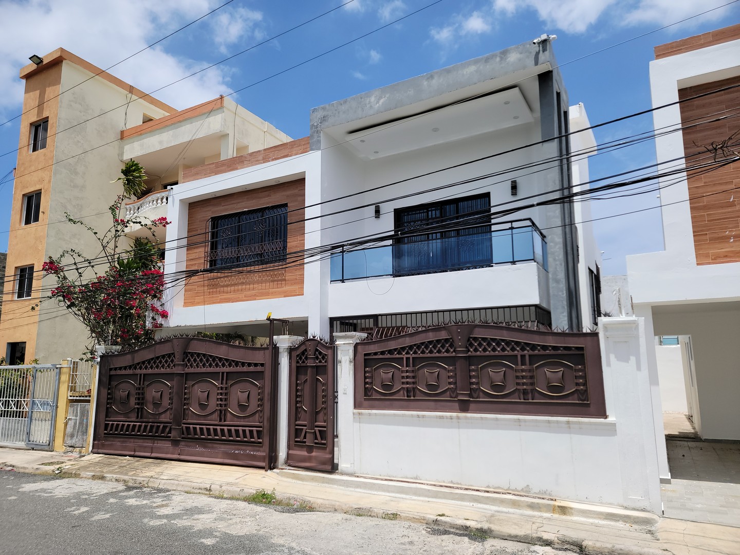 casas - ¡🏡 SE VENDE CASA ESPACIOSA EN BRISA ORIENTAL, SANTO DOMINGO ESTE  0