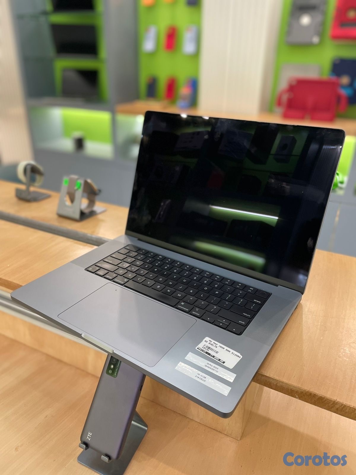 computadoras y laptops - MACBOOK M2 PRO 16 PULGADAS 2023 16GB DE RAM 512GB SSD  2