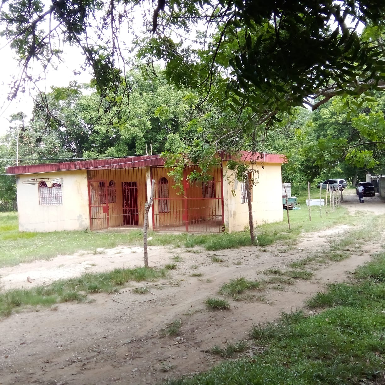 solares y terrenos - Casa y terreno, todo en uno, justo lo que necesita 0