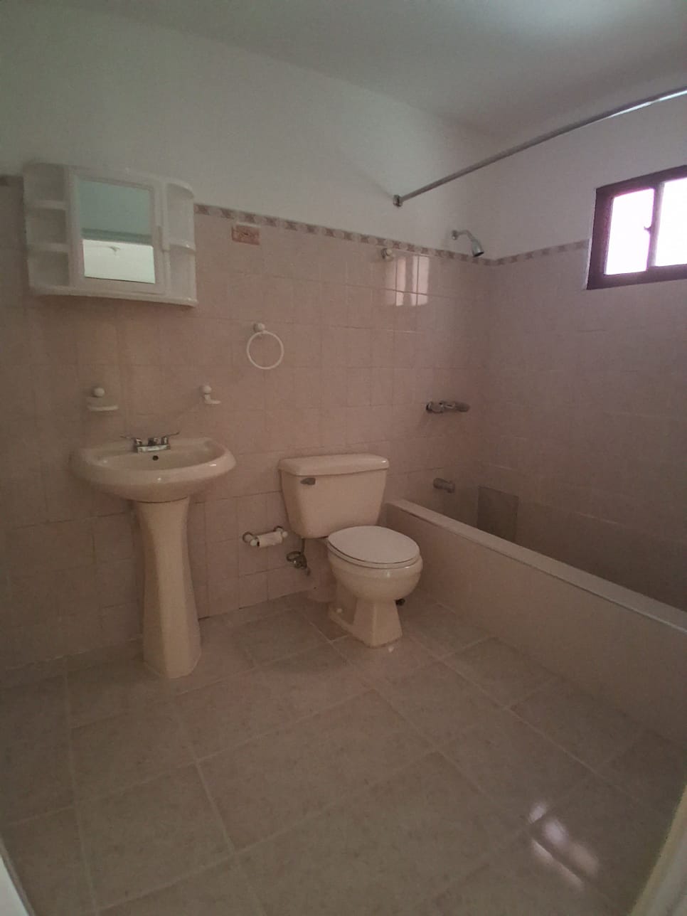 casas - Alquiler RD$ 28,000 Solo 1er nivel Invimosa 7