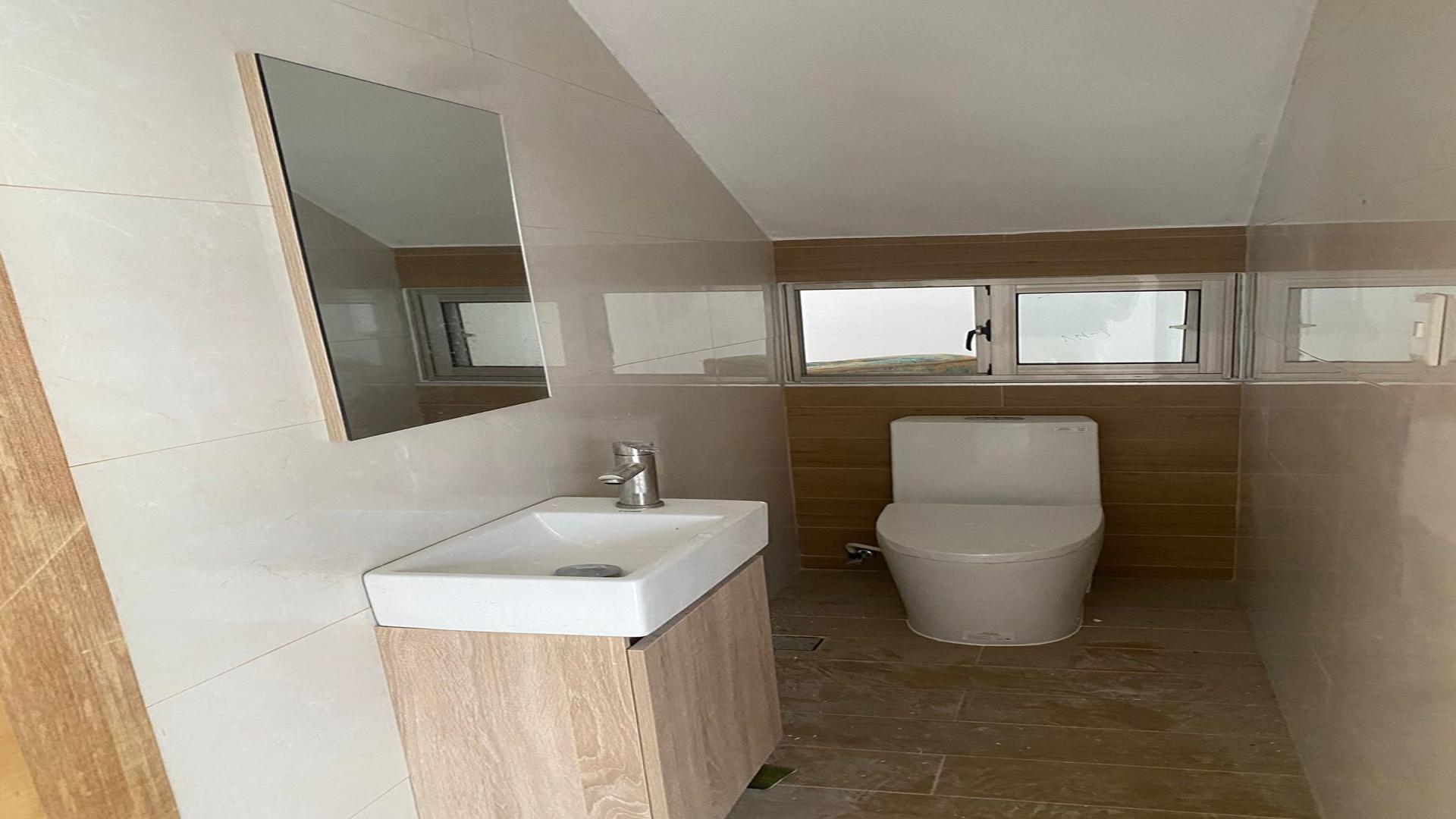 casas - Casa nueva con terraza privada . 5