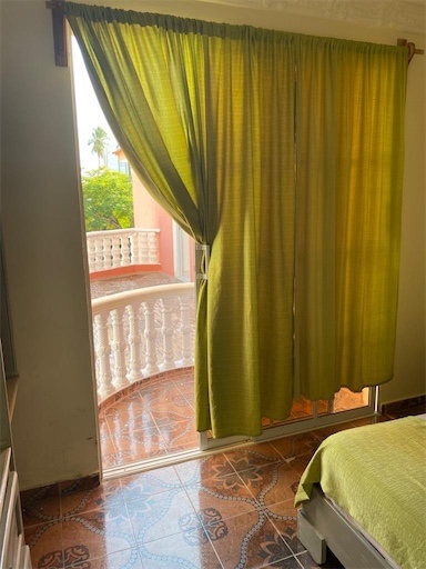 casas vacacionales y villas - Venta de hotel con 10 habitaciones en Juan dolio con piscina cerca de la playa  8