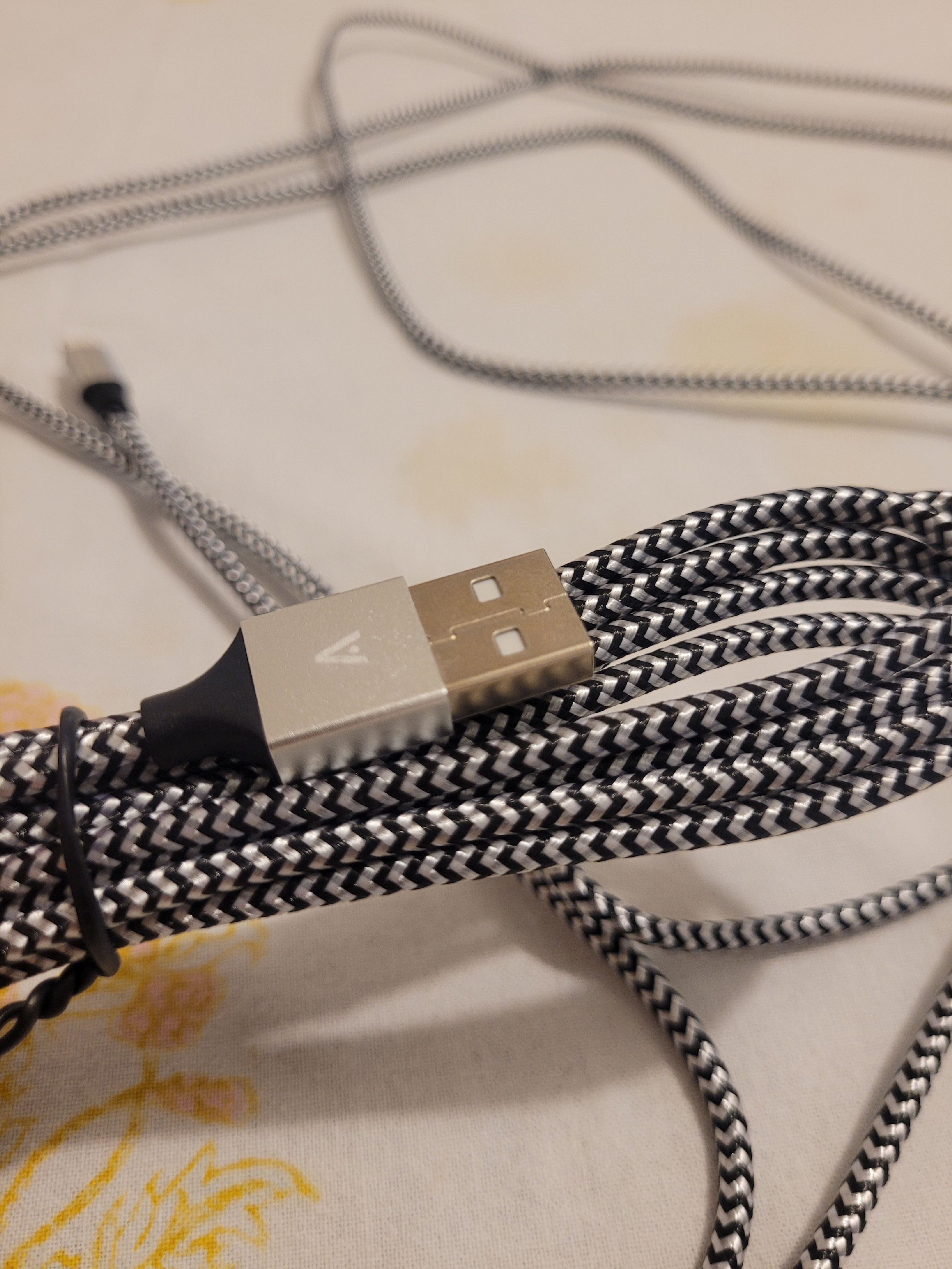 celulares y tabletas - Cable USB lightning pack de 4 de diferentes tamaños 2