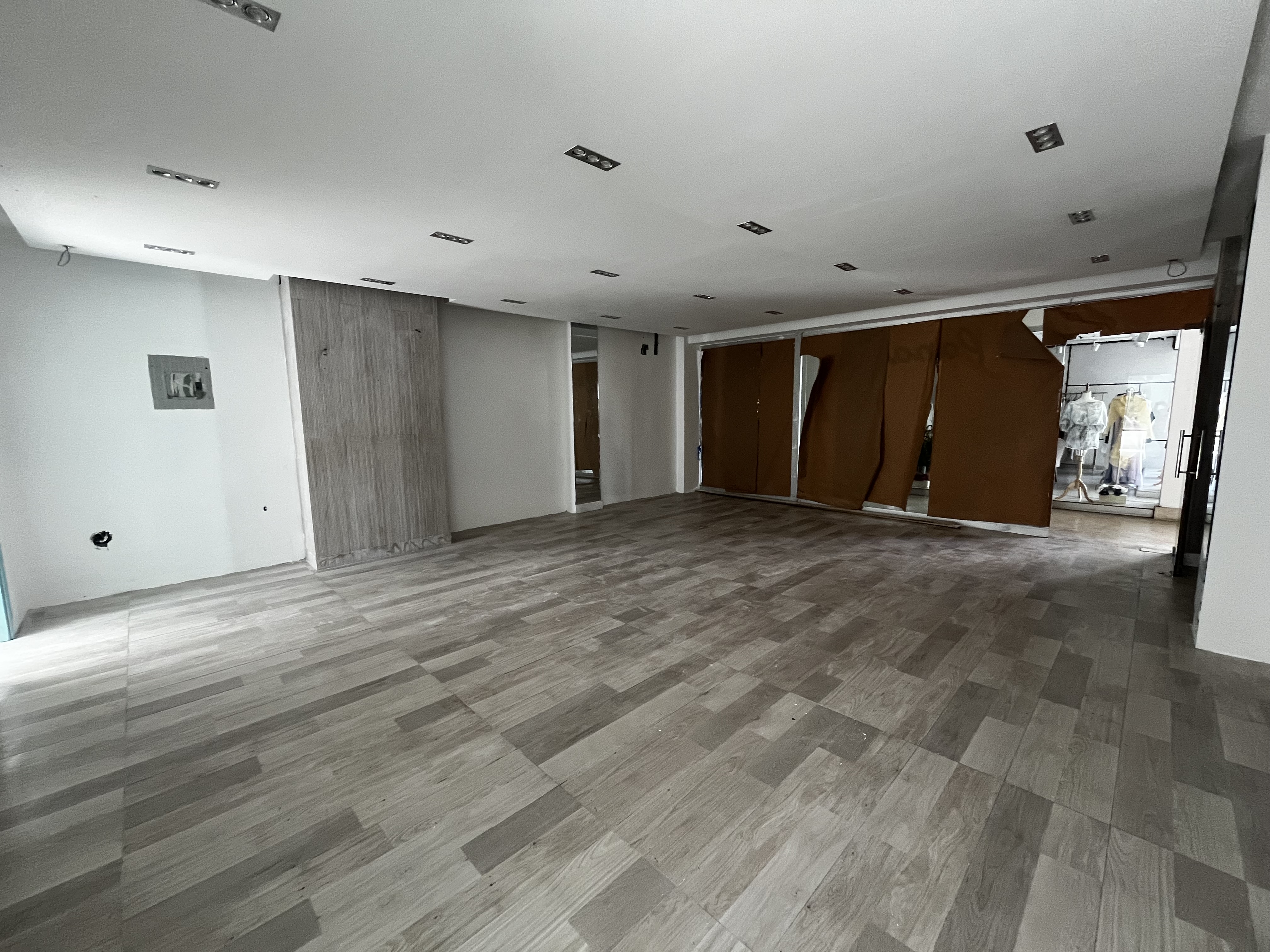 oficinas y locales comerciales - Local Comercial Alquiler Piantini  de 63.43 m2 7